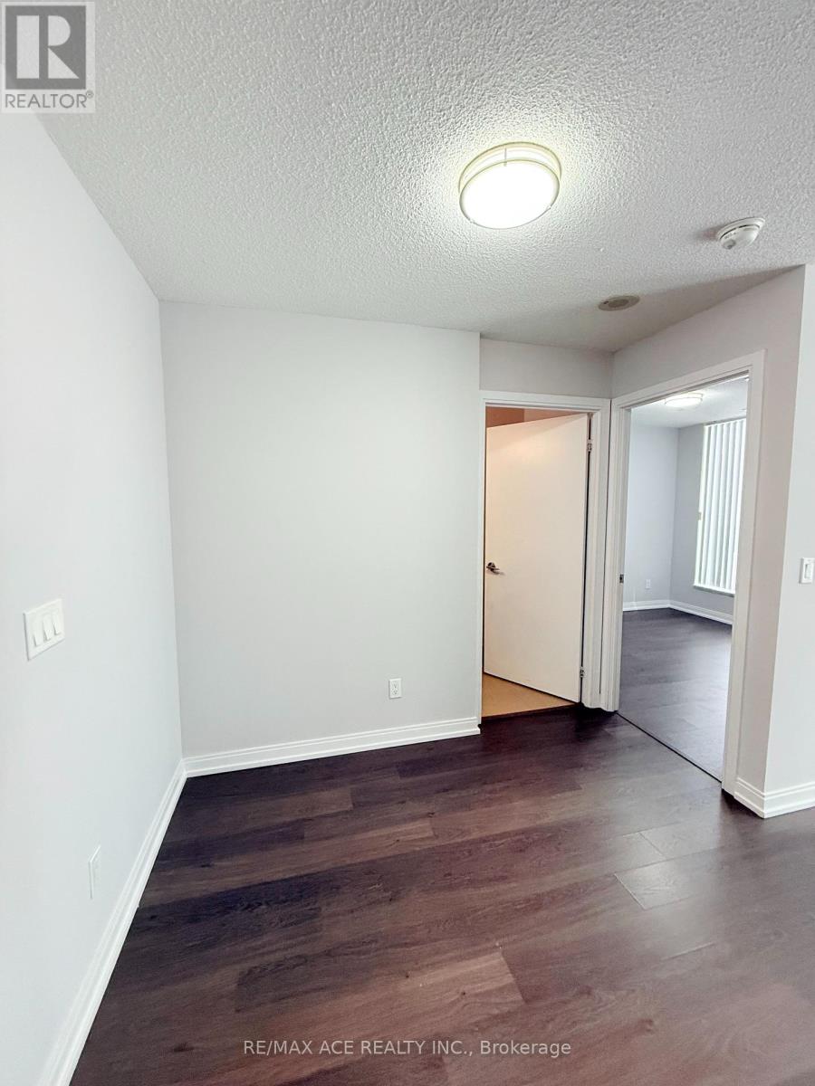 409 - 255 Village Green Square, Toronto, Ontario  M1S 0L7 - Photo 8 - E12160546