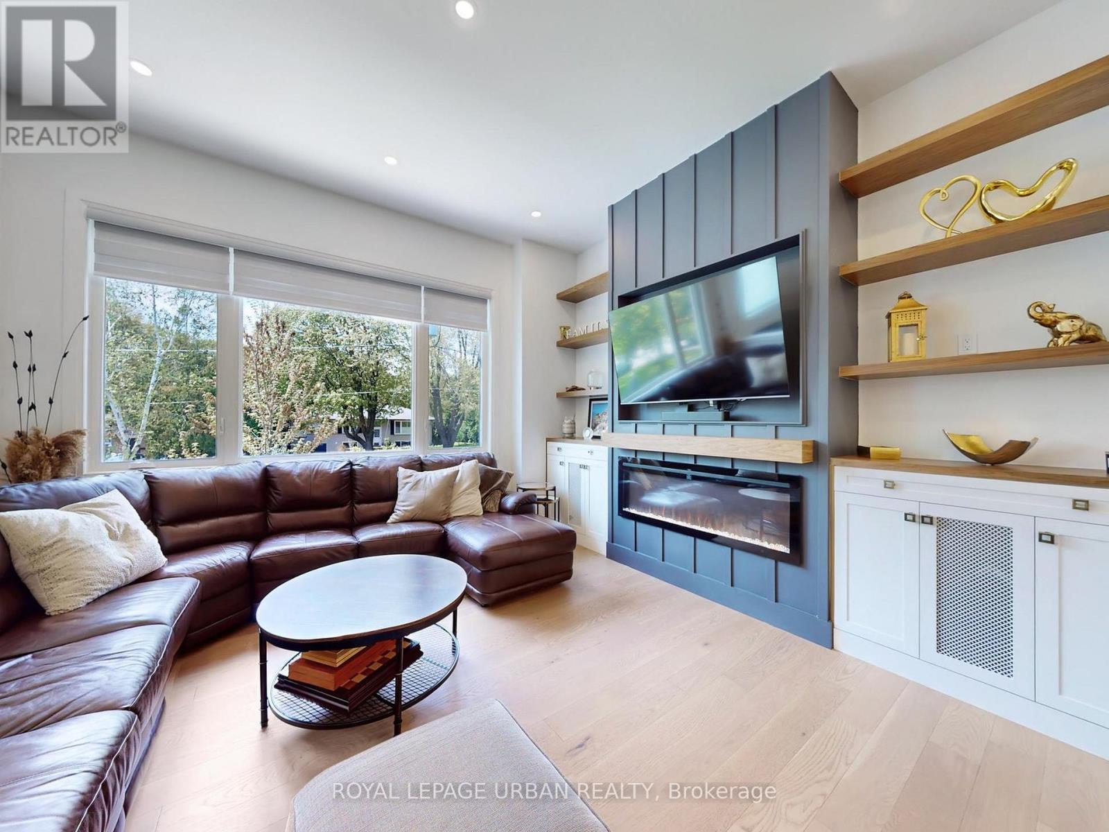 Property at 423 FRIENDSHIP AVENUE image 5