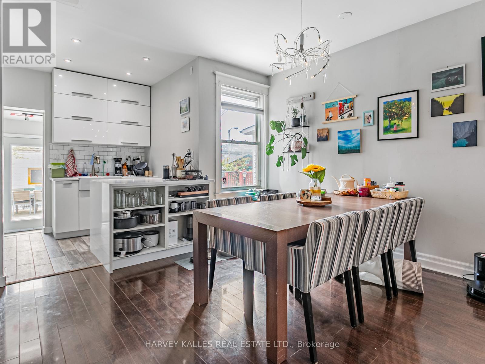 45 Strathmore Boulevard, Toronto, Ontario  M4C 1N5 - Photo 6 - E12160680