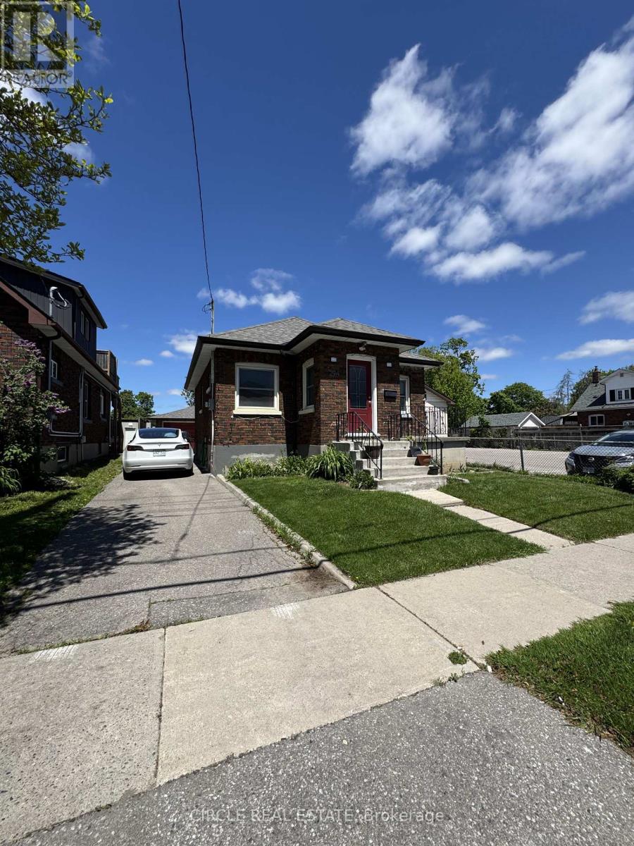 294 Eulalie Avenue, Oshawa, Ontario  L1H 2B7 - Photo 2 - E12160722