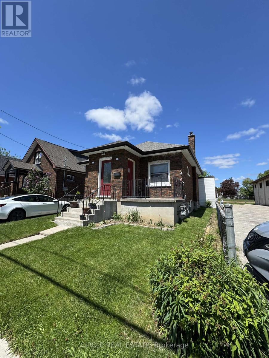 294 Eulalie Avenue, Oshawa, Ontario  L1H 2B7 - Photo 3 - E12160722