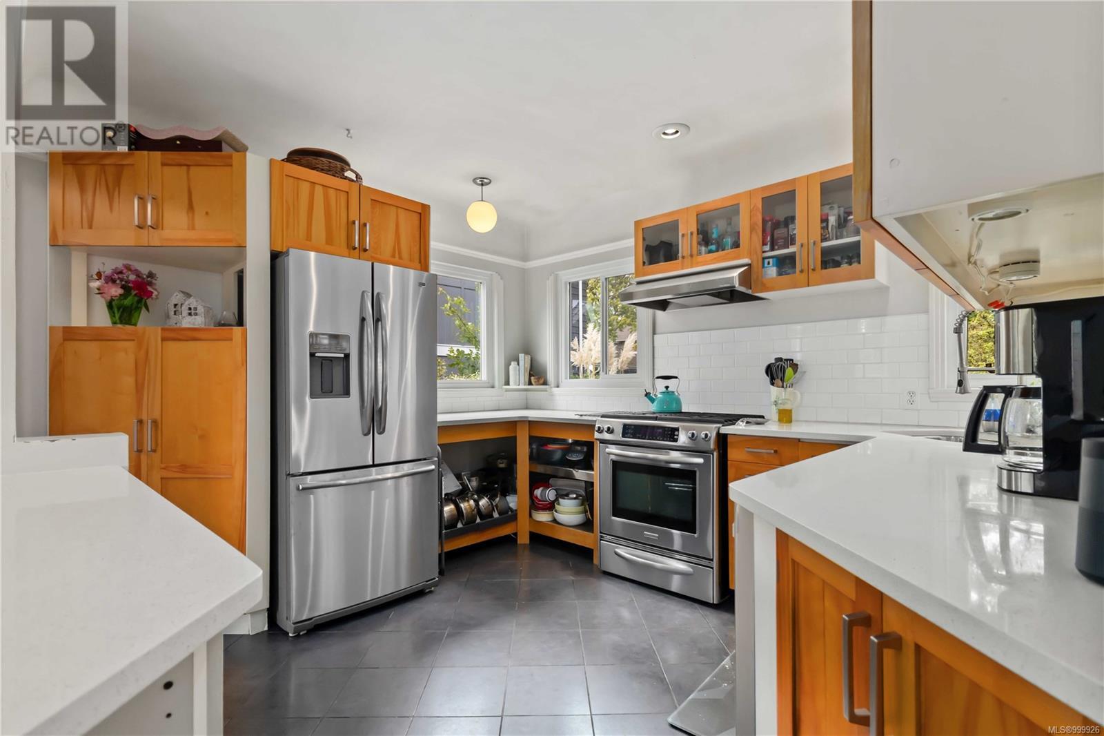 Property at 140 Olive St image 1