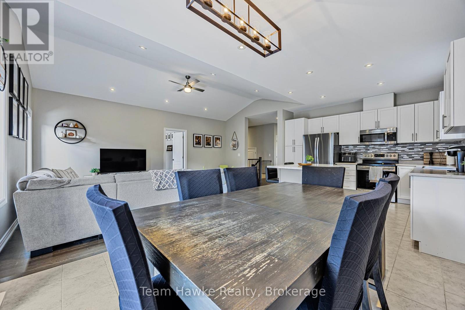 96 Bellisle Road, Penetanguishene, Ontario  L9M 0V6 - Photo 9 - S12159988