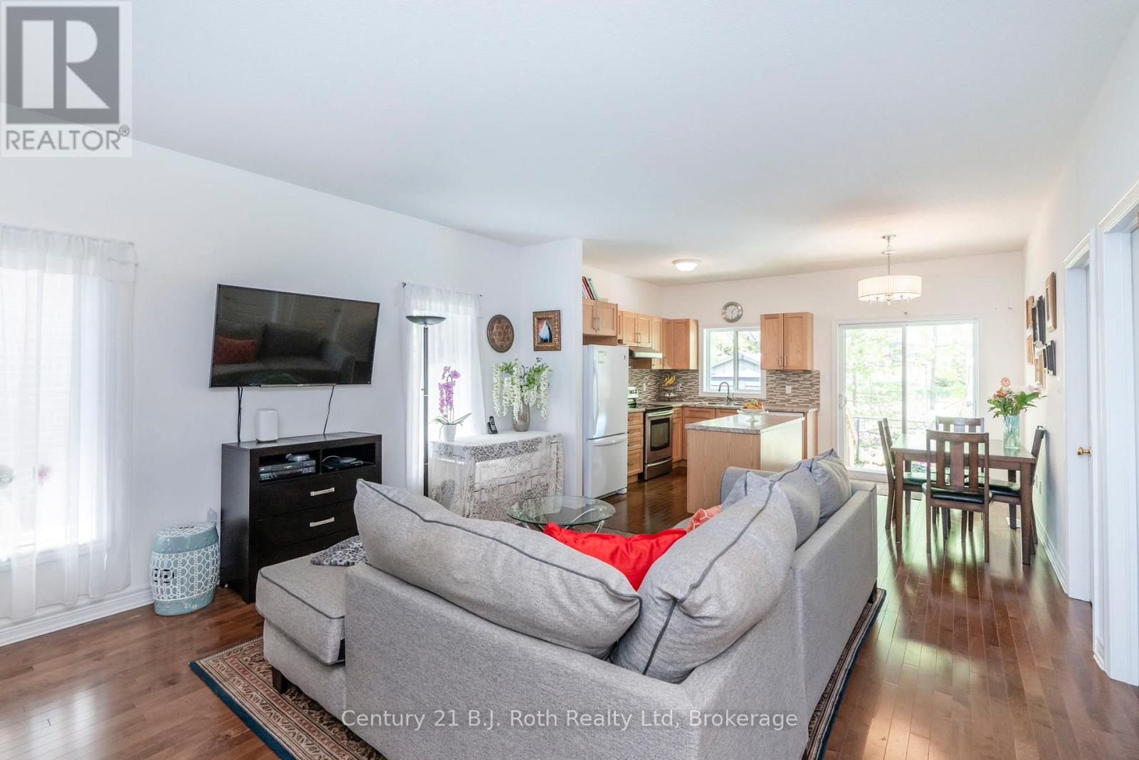 1002 Cook Drive, Midland, Ontario  L4R 0E4 - Photo 14 - S12160389