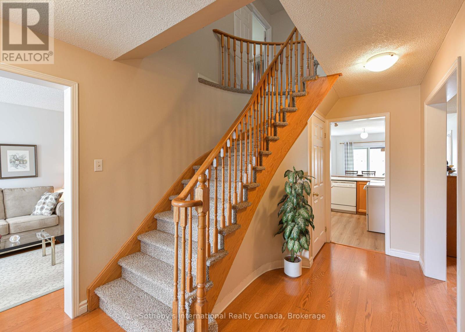 13 Burke Drive, Barrie, Ontario  L4N 7J3 - Photo 6 - S12160621