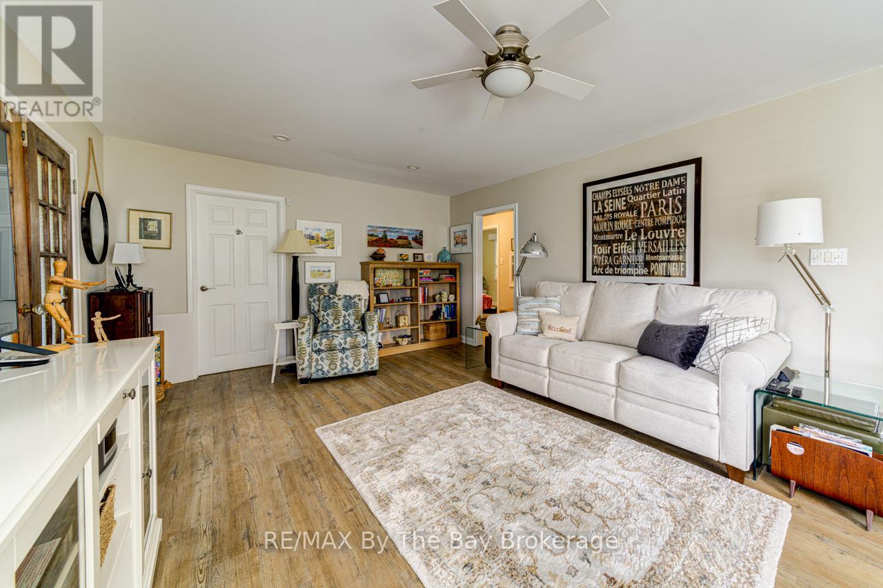 599 Mosley Street, Wasaga Beach, Ontario  L9Z 2J2 - Photo 20 - S12160695