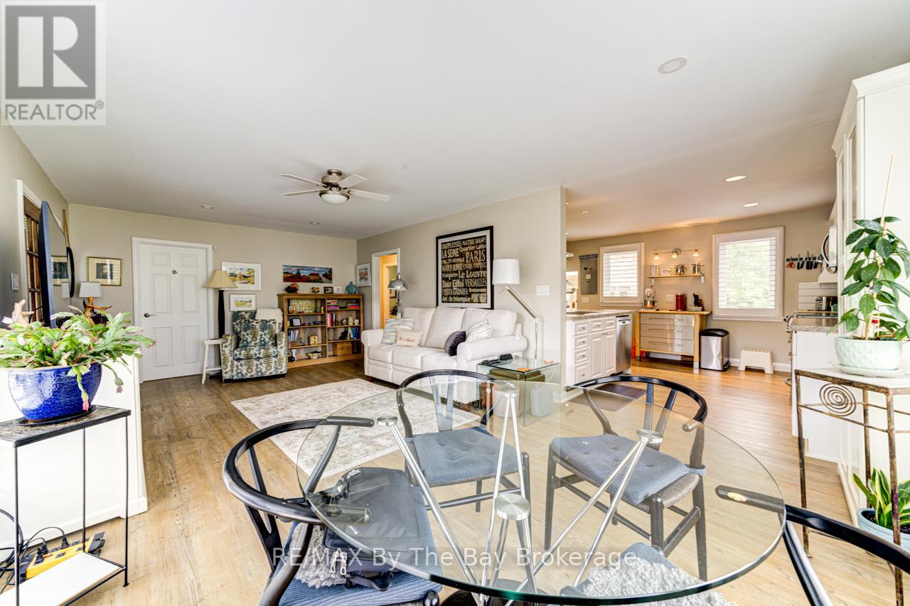 599 Mosley Street, Wasaga Beach, Ontario  L9Z 2J2 - Photo 25 - S12160695