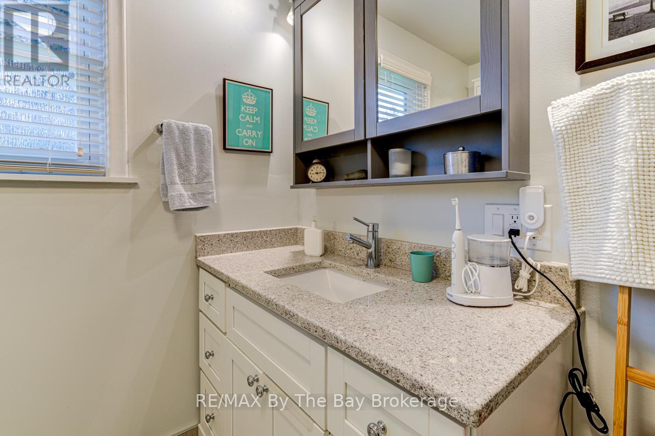 599 Mosley Street, Wasaga Beach, Ontario  L9Z 2J2 - Photo 31 - S12160695