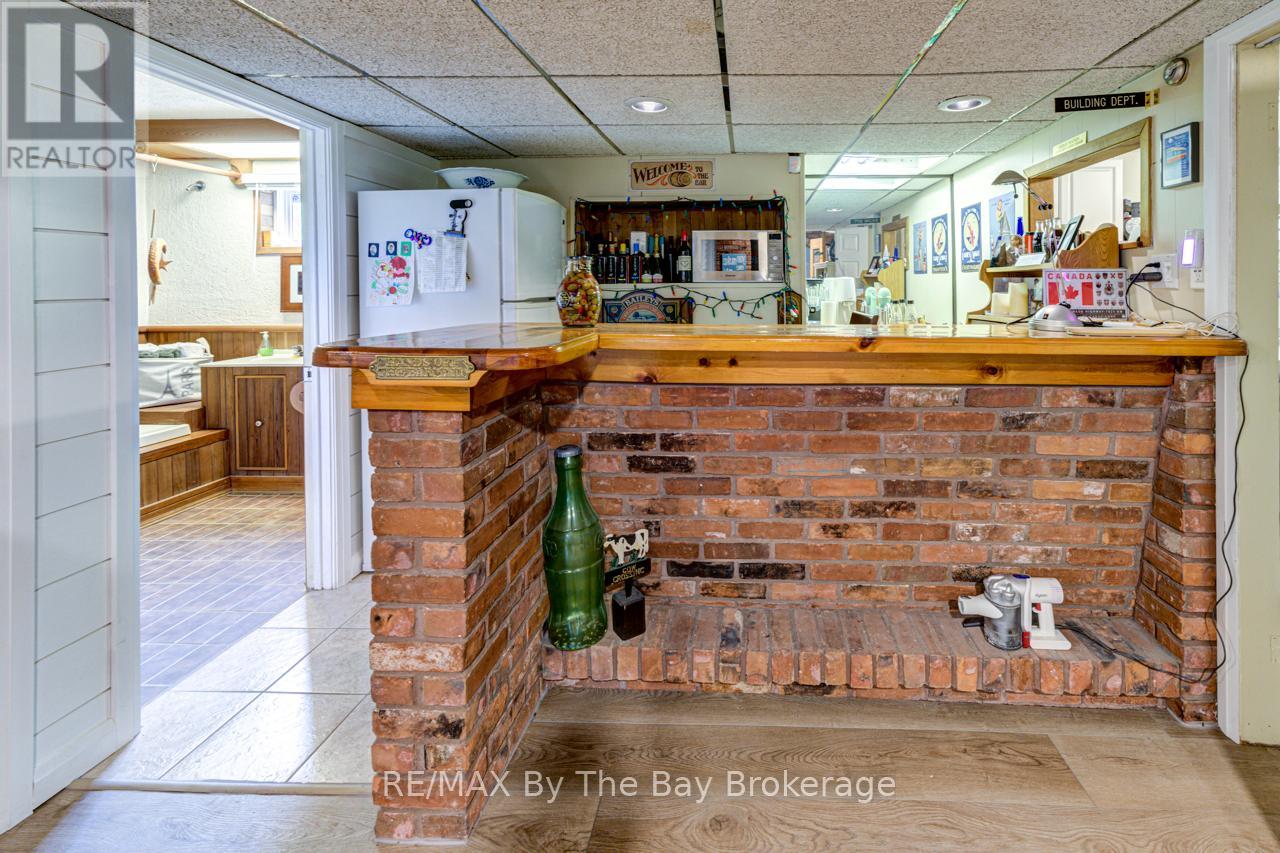 599 Mosley Street, Wasaga Beach, Ontario  L9Z 2J2 - Photo 41 - S12160695