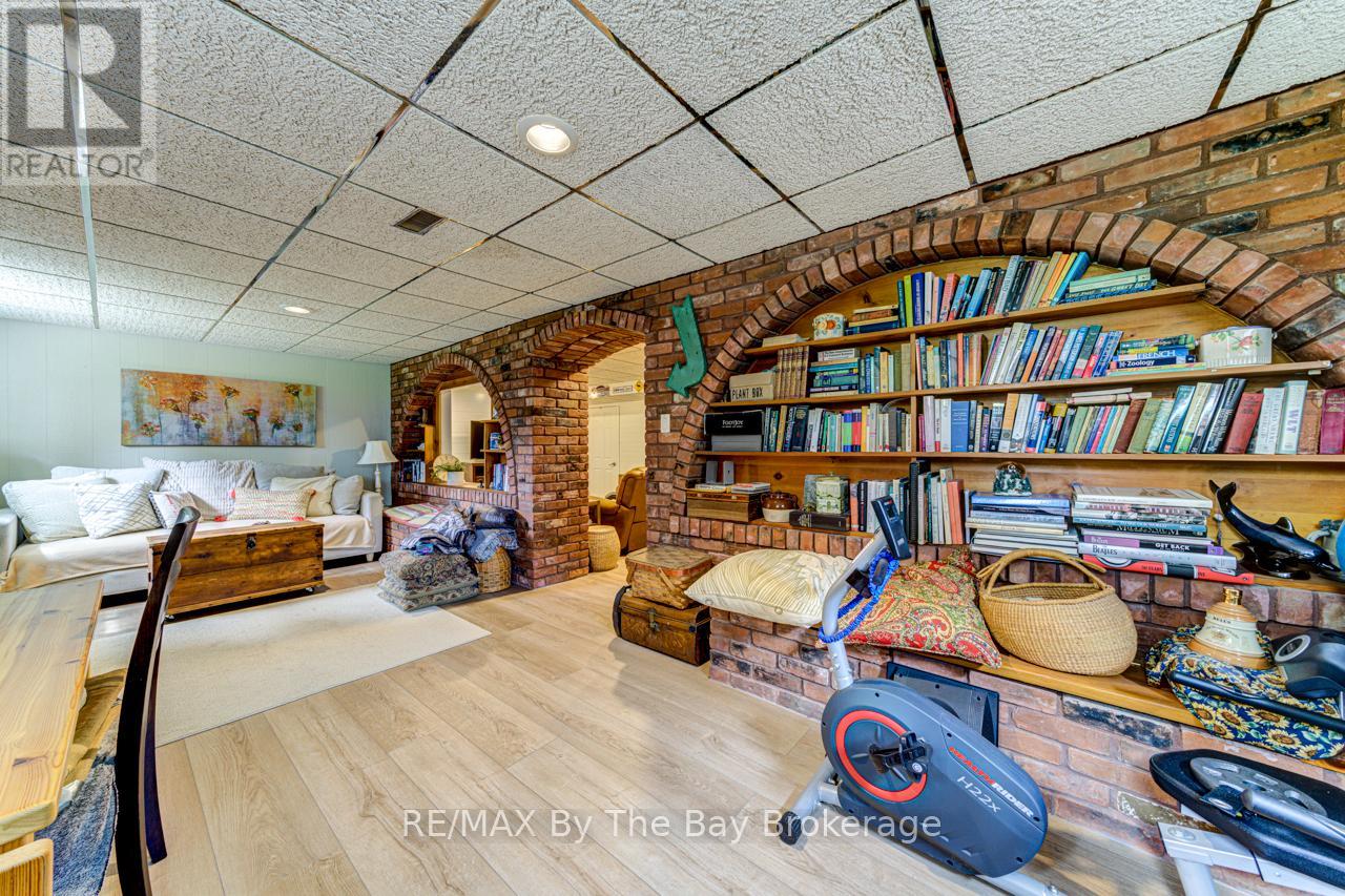 599 Mosley Street, Wasaga Beach, Ontario  L9Z 2J2 - Photo 42 - S12160695