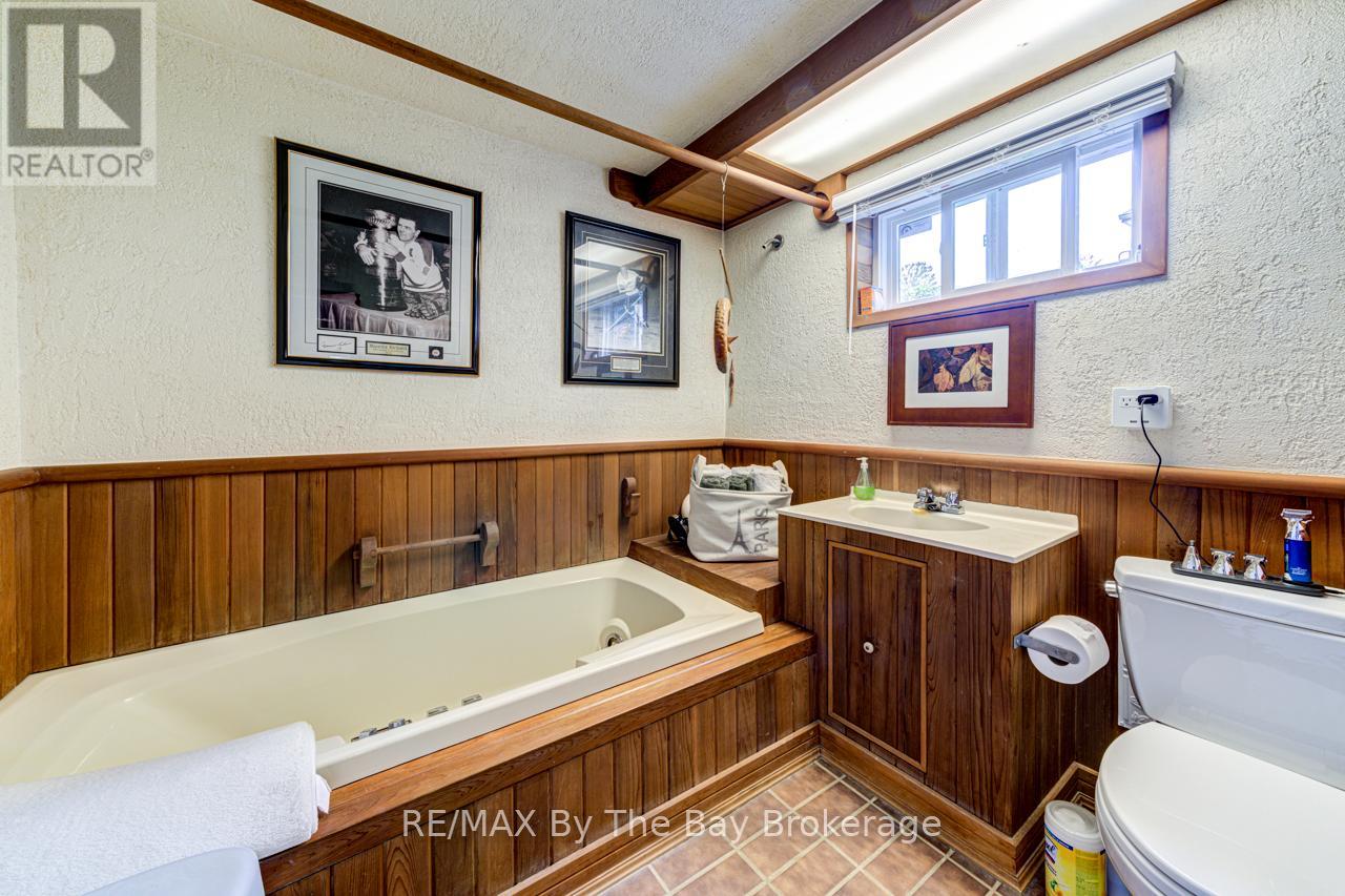 599 Mosley Street, Wasaga Beach, Ontario  L9Z 2J2 - Photo 43 - S12160695