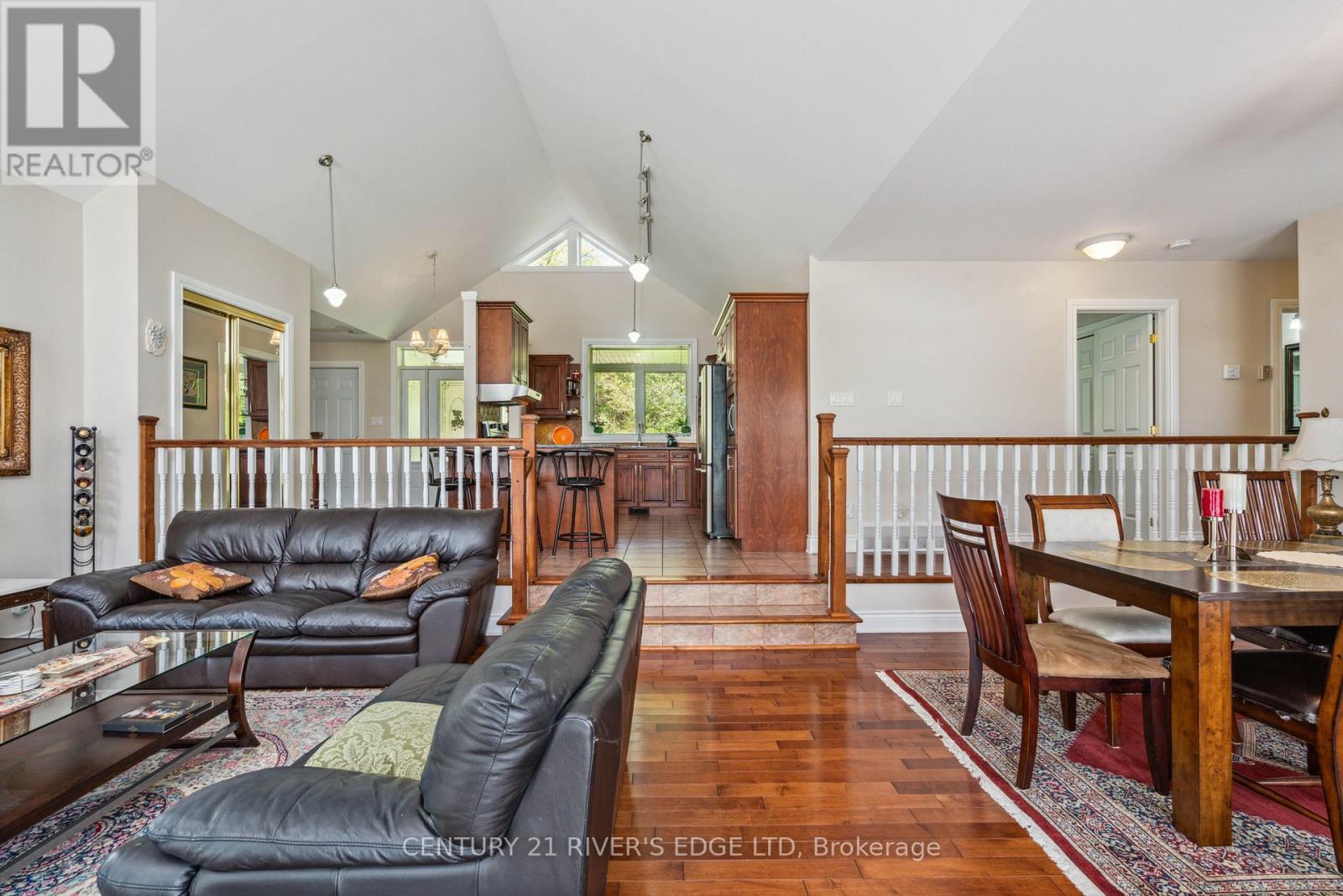 139 Old River Road, Leeds And The Thousand Islands, Ontario  K0E 1R0 - Photo 12 - X12160300