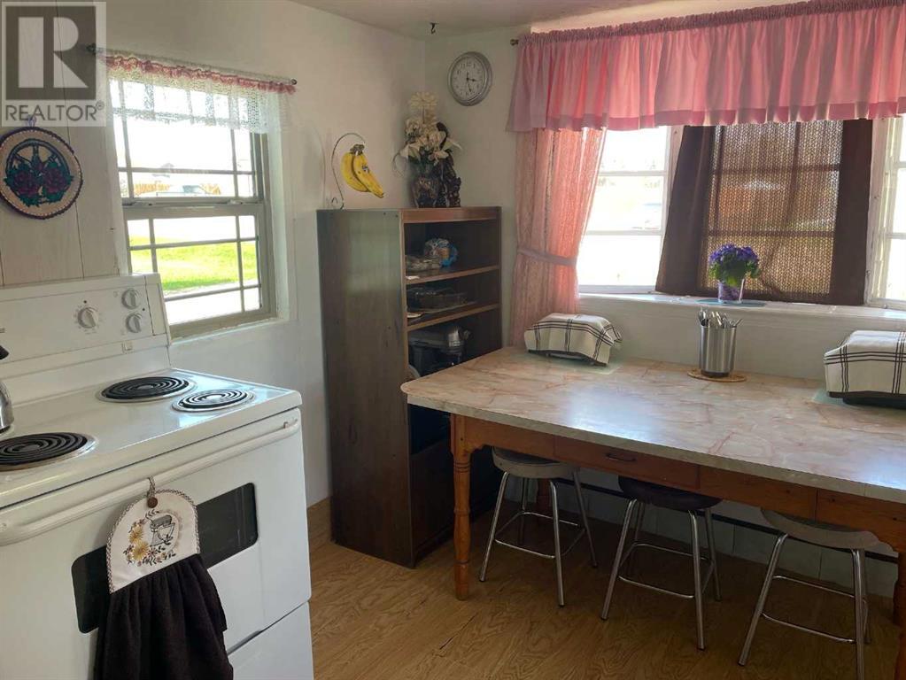 310 2 St N, Grassy Lake, Alberta  T0K 0Z0 - Photo 3 - A2214808