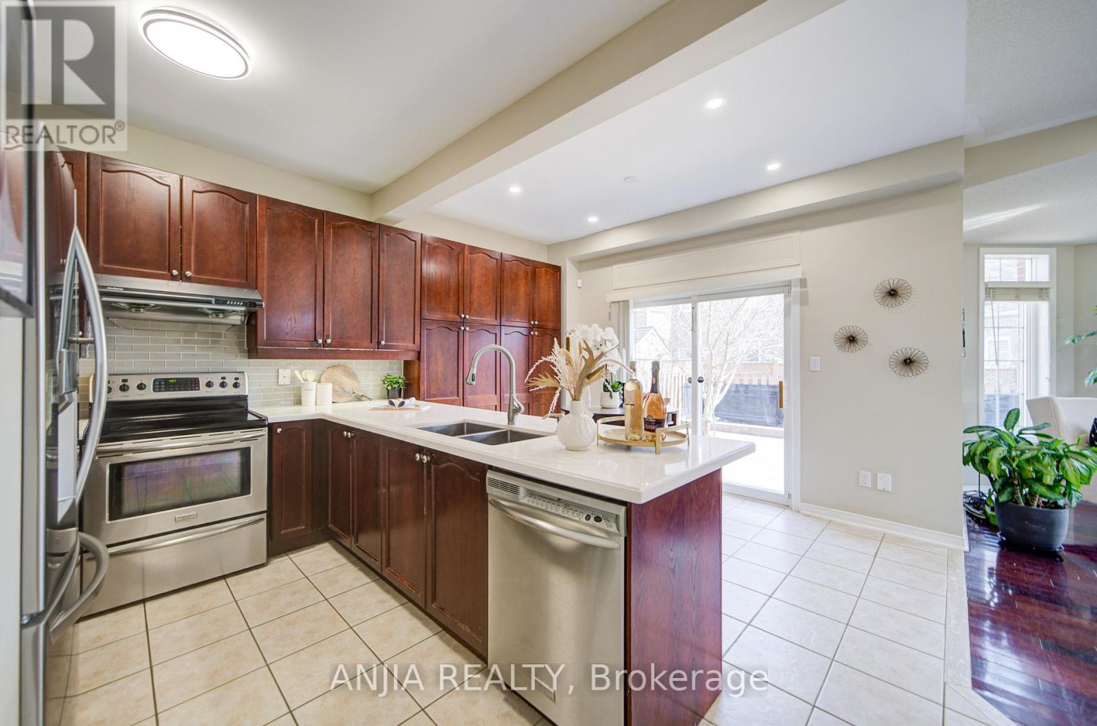 1 Outlook Terrace Drive, Markham, Ontario  L6E 1K1 - Photo 17 - N12159891