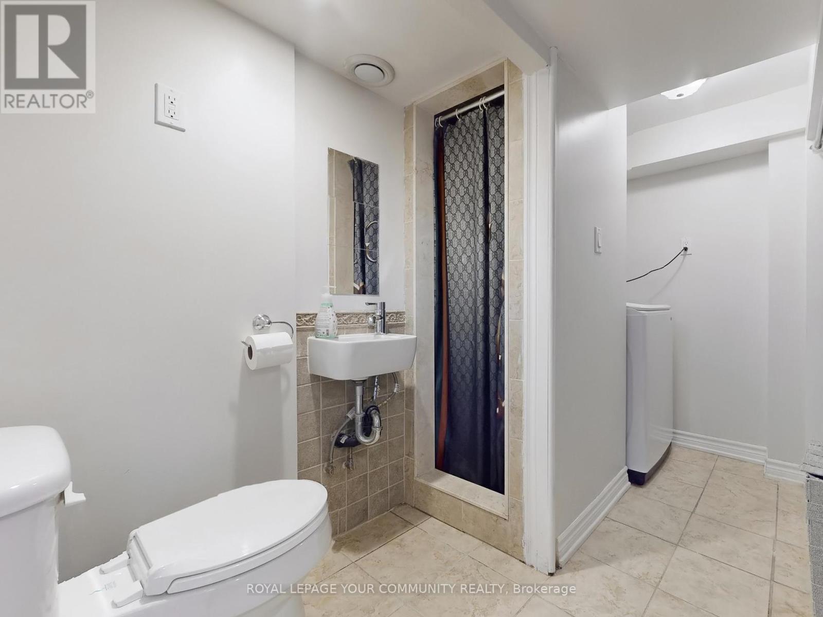 15 Walkview Crescent, Richmond Hill, Ontario  L4E 4H5 - Photo 38 - N12159904