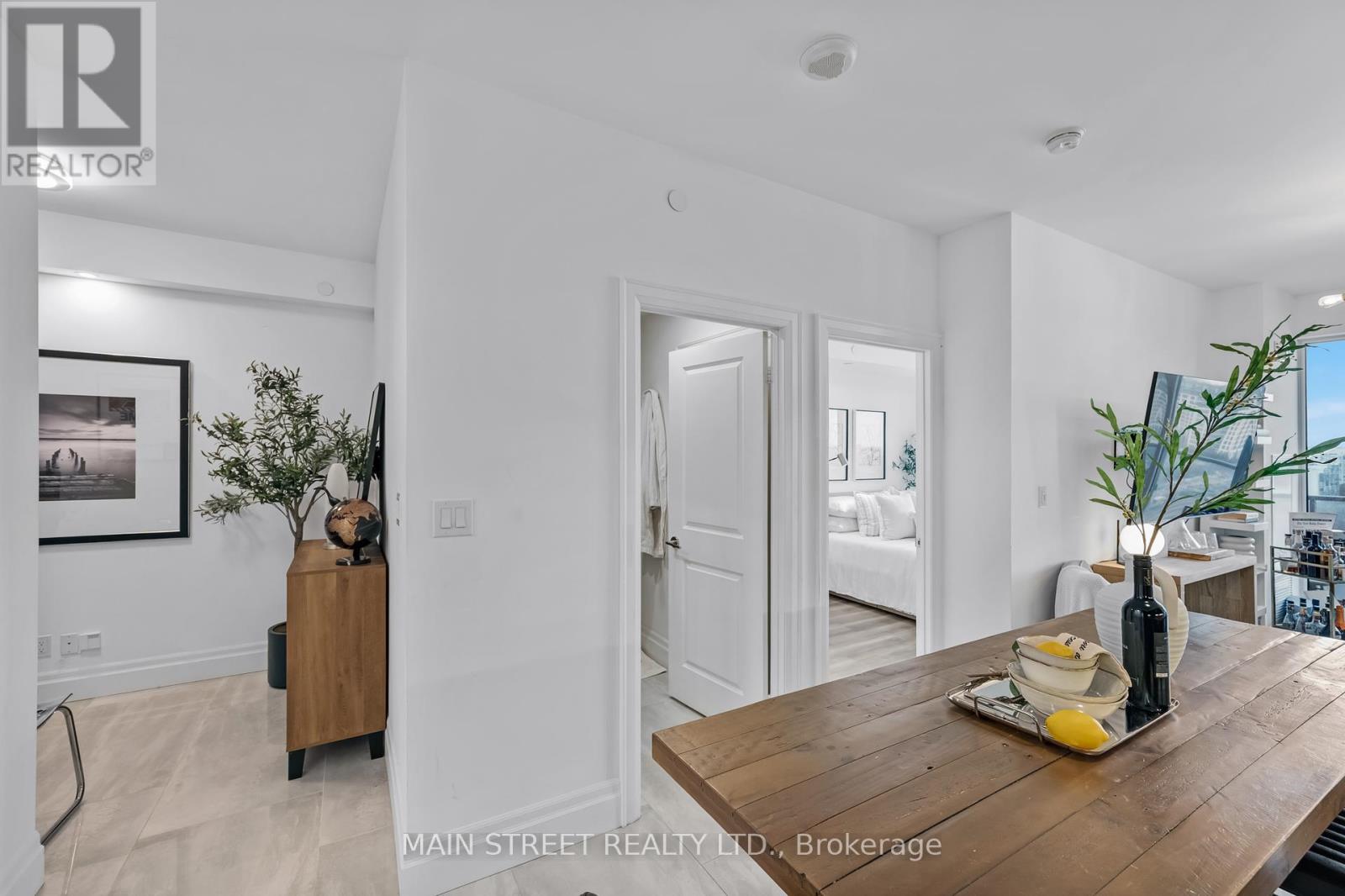1610a - 9608 Yonge Street, Richmond Hill, Ontario  L4C 0X4 - Photo 21 - N12160032