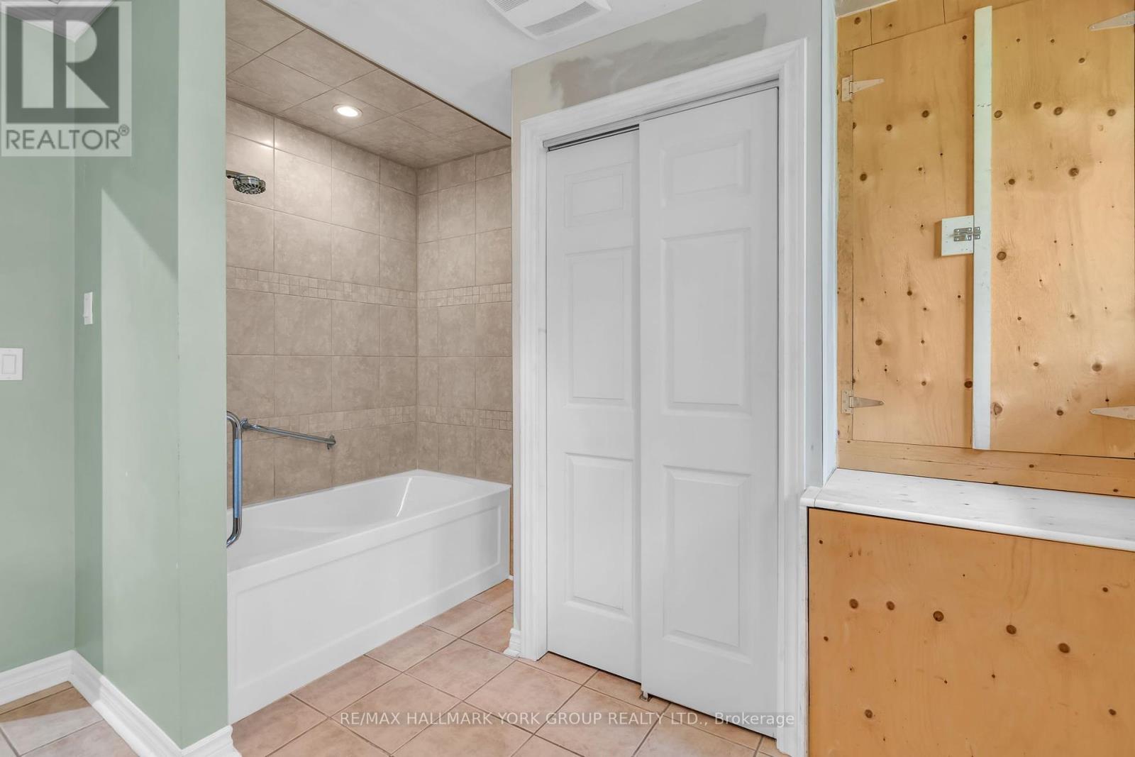 105 Cronsberry Road, Georgina, Ontario  L0E 1N0 - Photo 21 - N12160053