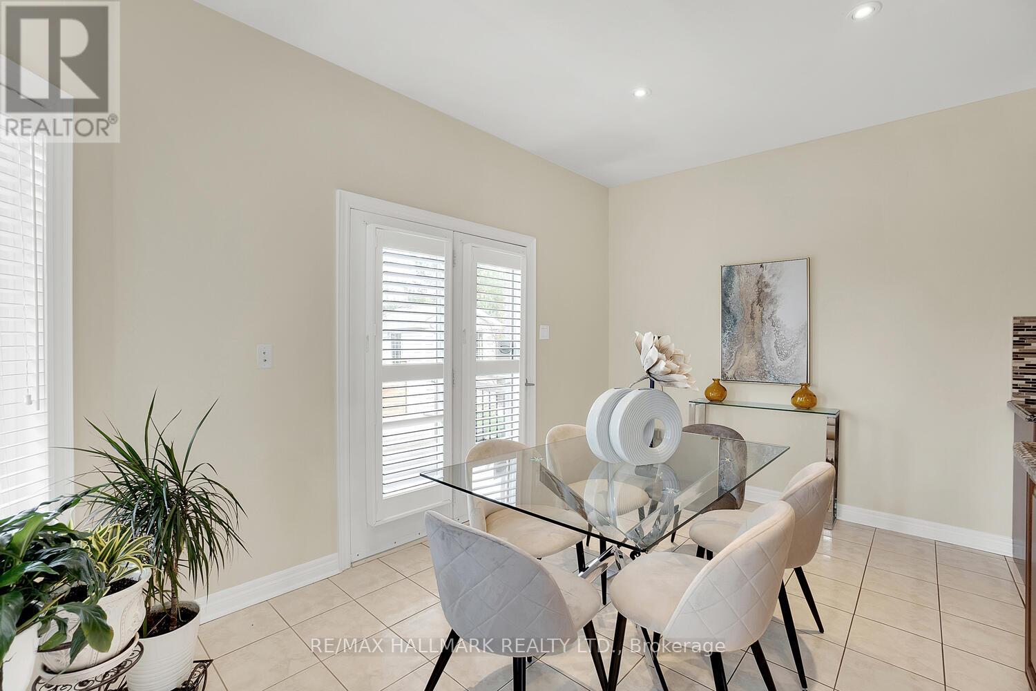 58 Shadow Falls Drive, Richmond Hill, Ontario  L4E 4J9 - Photo 11 - N12160149