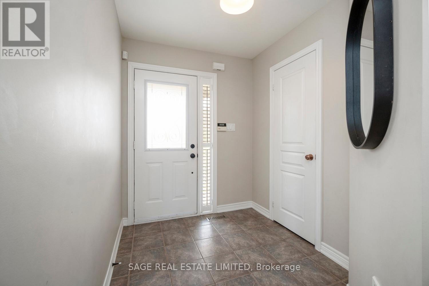 62 Treasure Hill Road, Vaughan, Ontario  L6A 0A7 - Photo 3 - N12160270