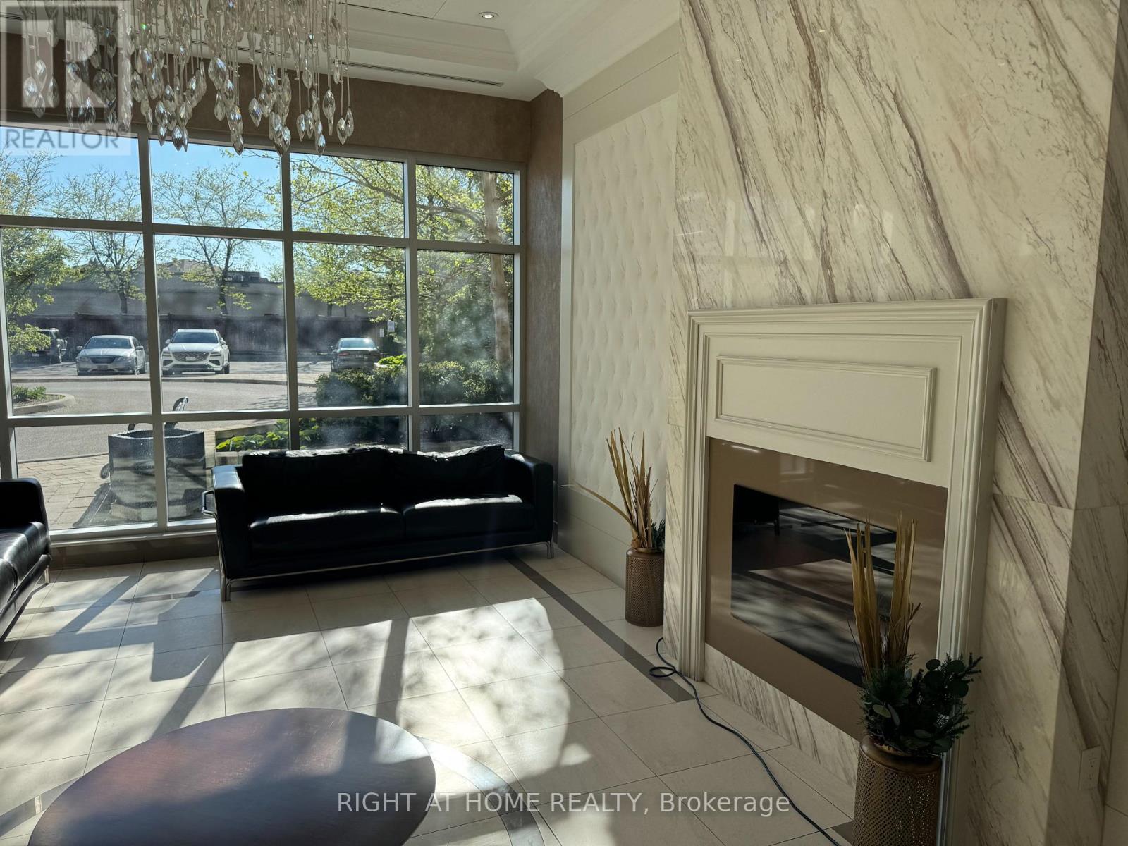 413 - 2396 Major Mackenzie Dr Drive W, Vaughan (Maple), Ontario  L6A 3Y7 - Photo 3 - N12160288