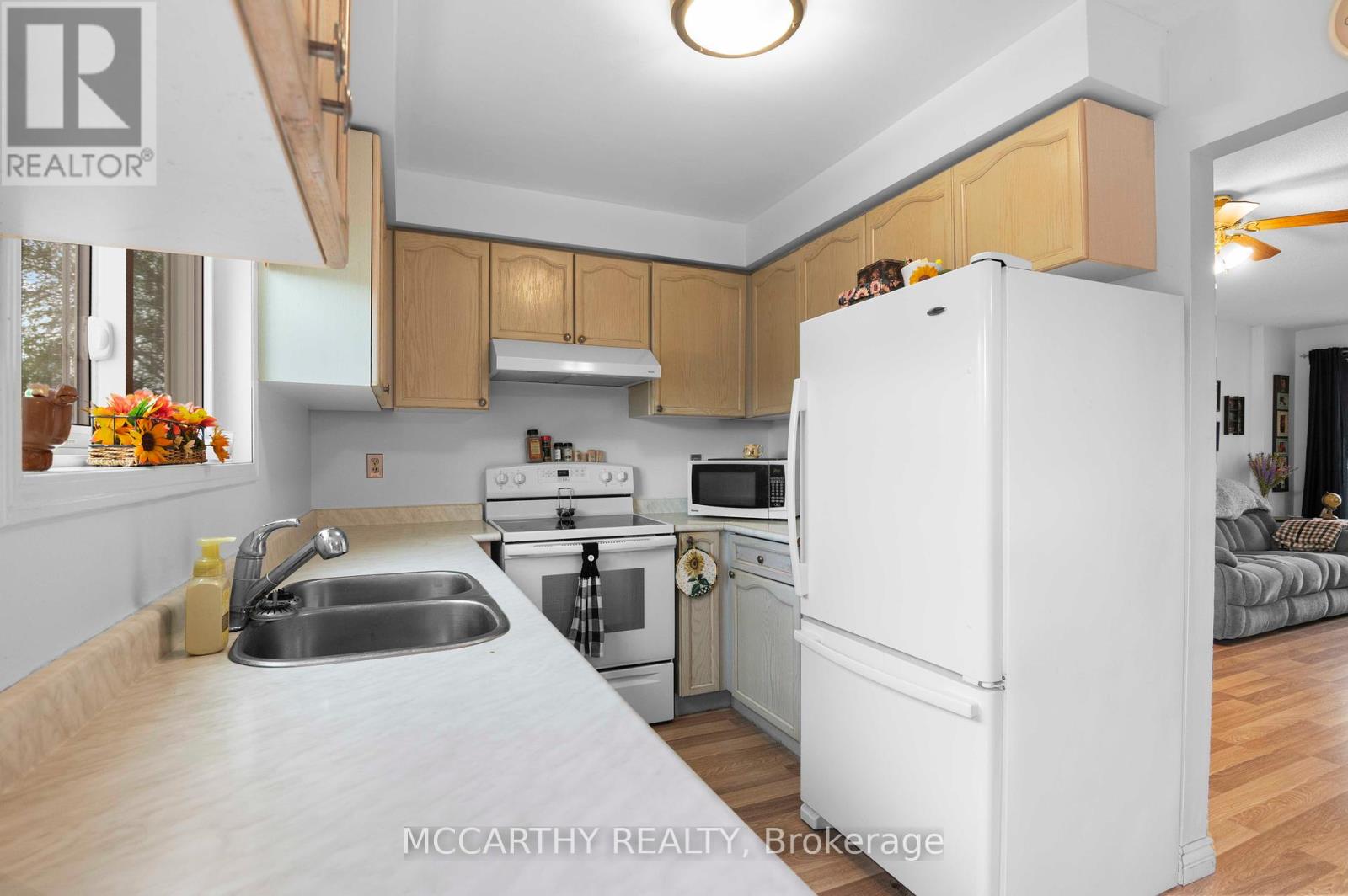 34 Corrie Crescent, Essa (Angus), Ontario  L3W 0J9 - Photo 15 - N12160392
