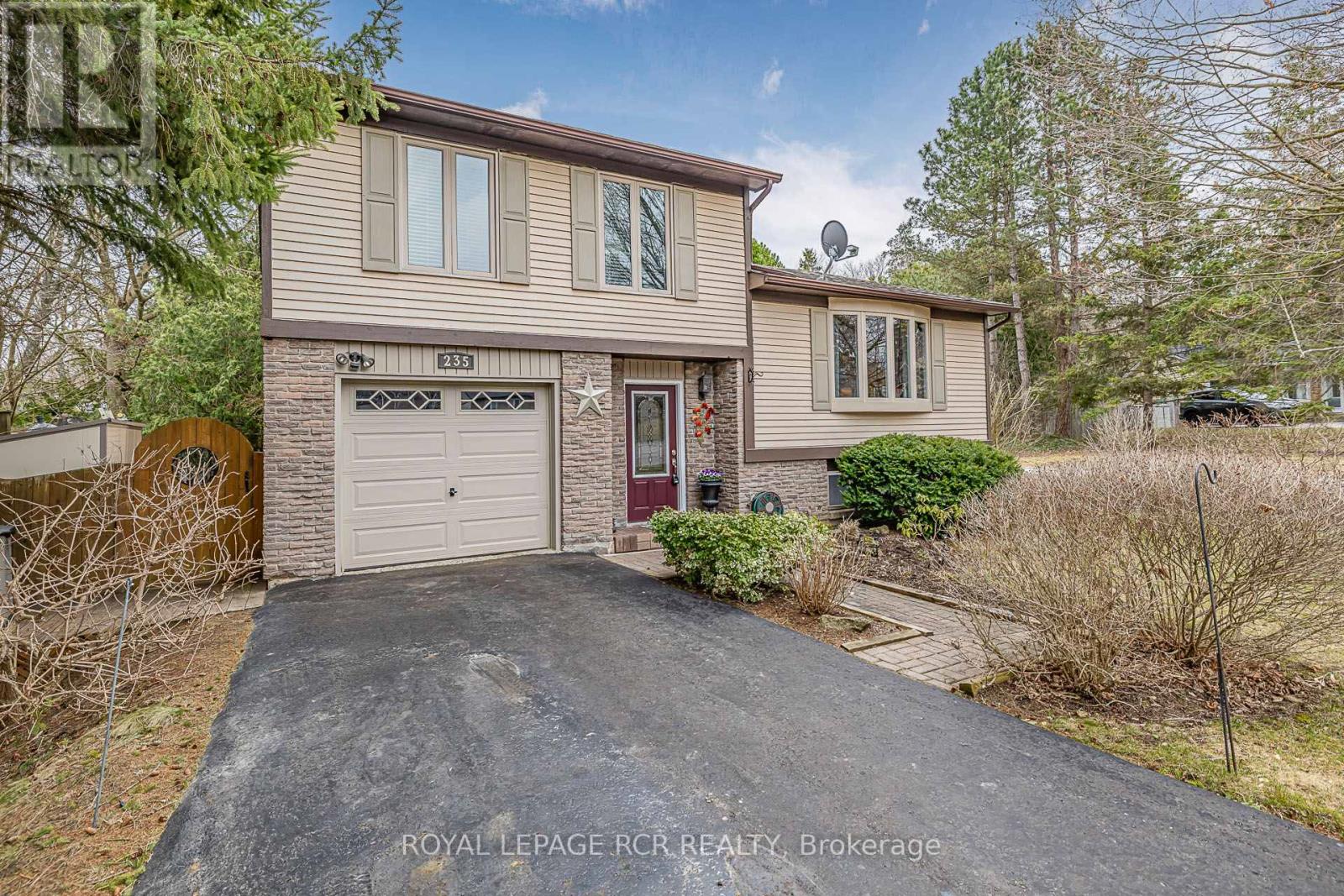 235 HIBISCUS COURT, Newmarket, Ontario