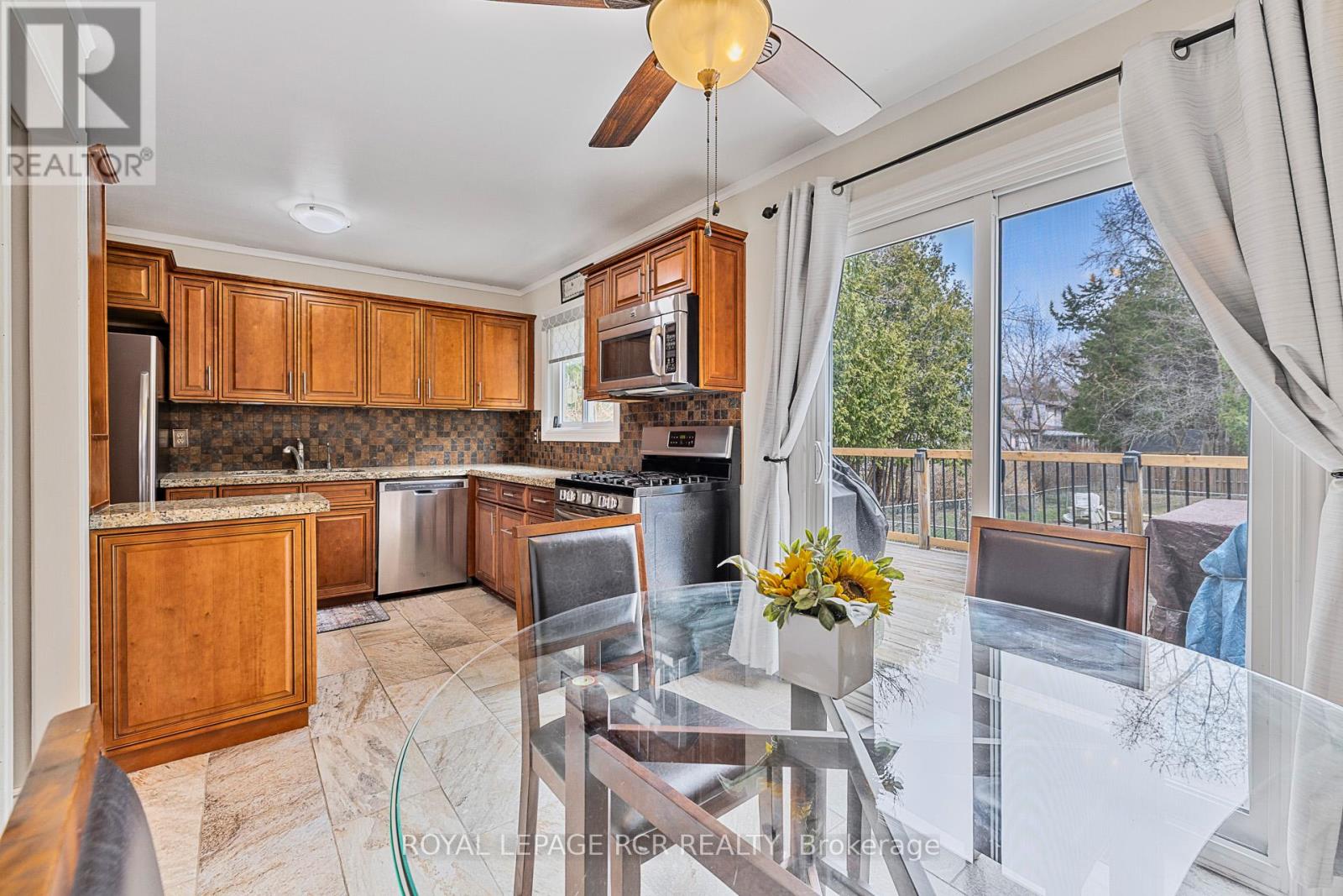 235 Hibiscus Court, Newmarket, Ontario  L3Y 5L1 - Photo 21 - N12160404