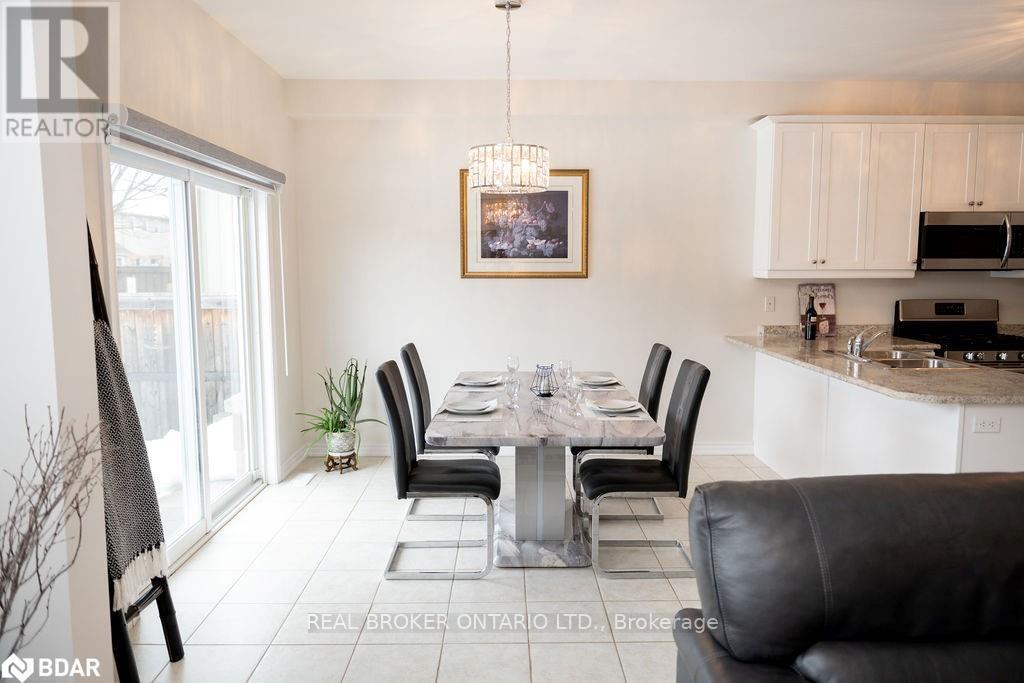 14 Jones Street, New Tecumseth, Ontario  L9R 0C1 - Photo 6 - N12160482