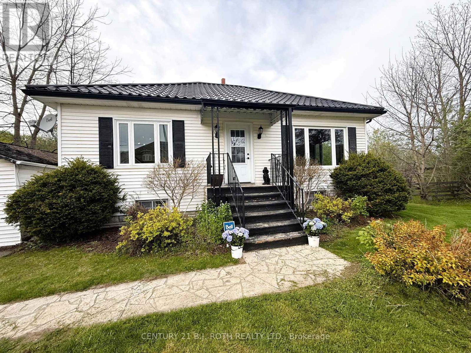 1394 Gilford Road, Innisfil, Ontario  L0L 1R0 - Photo 4 - N12160497