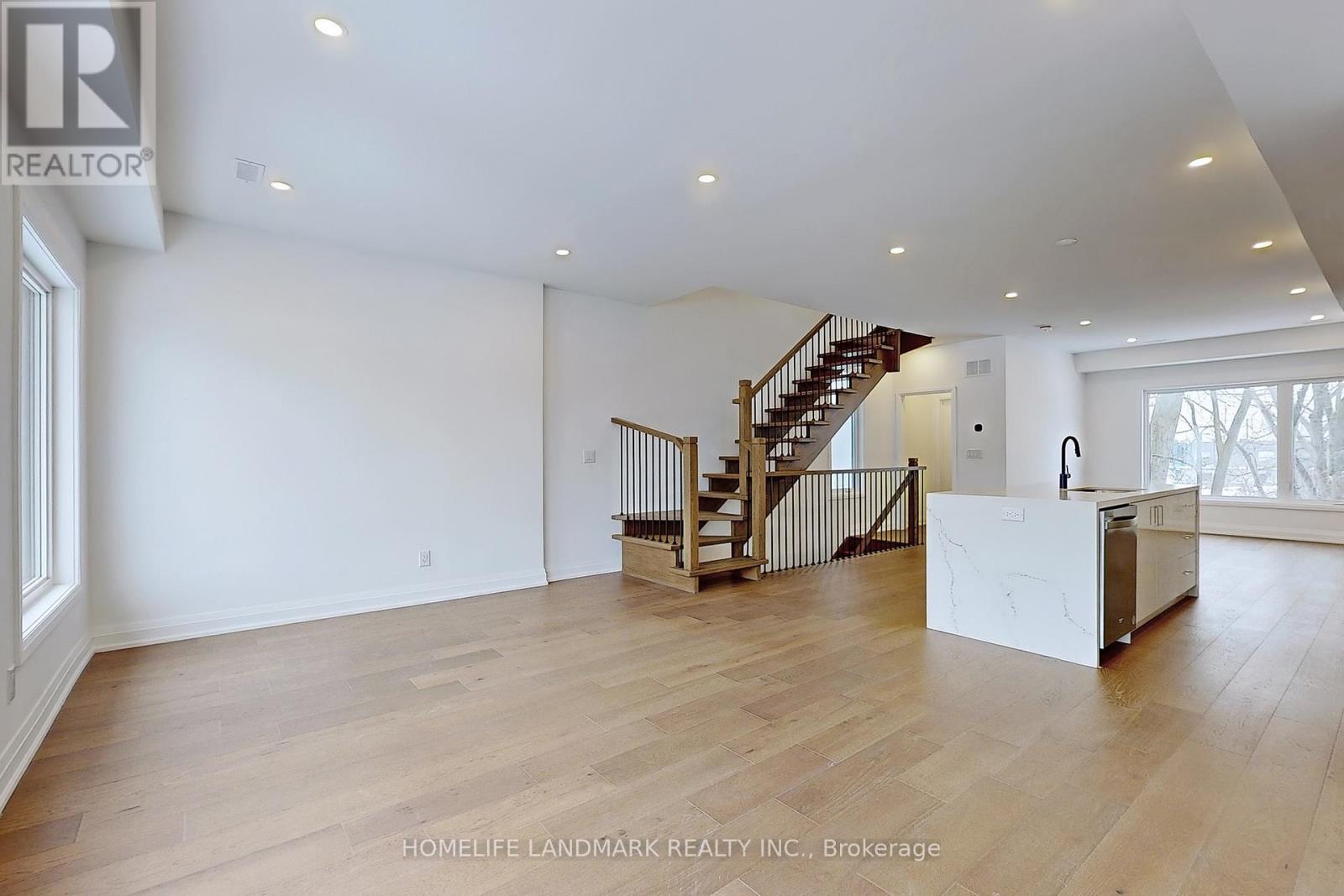 Upper - 35 Persica Street, Richmond Hill, Ontario  L4E 1L3 - Photo 3 - N12160527
