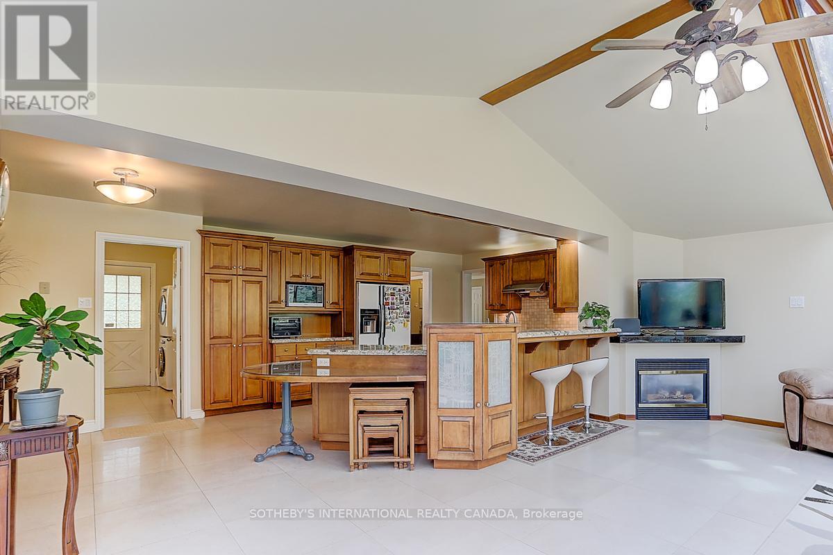 30 Hunters Glen Road, Aurora, Ontario  L4G 6W4 - Photo 24 - N12160643