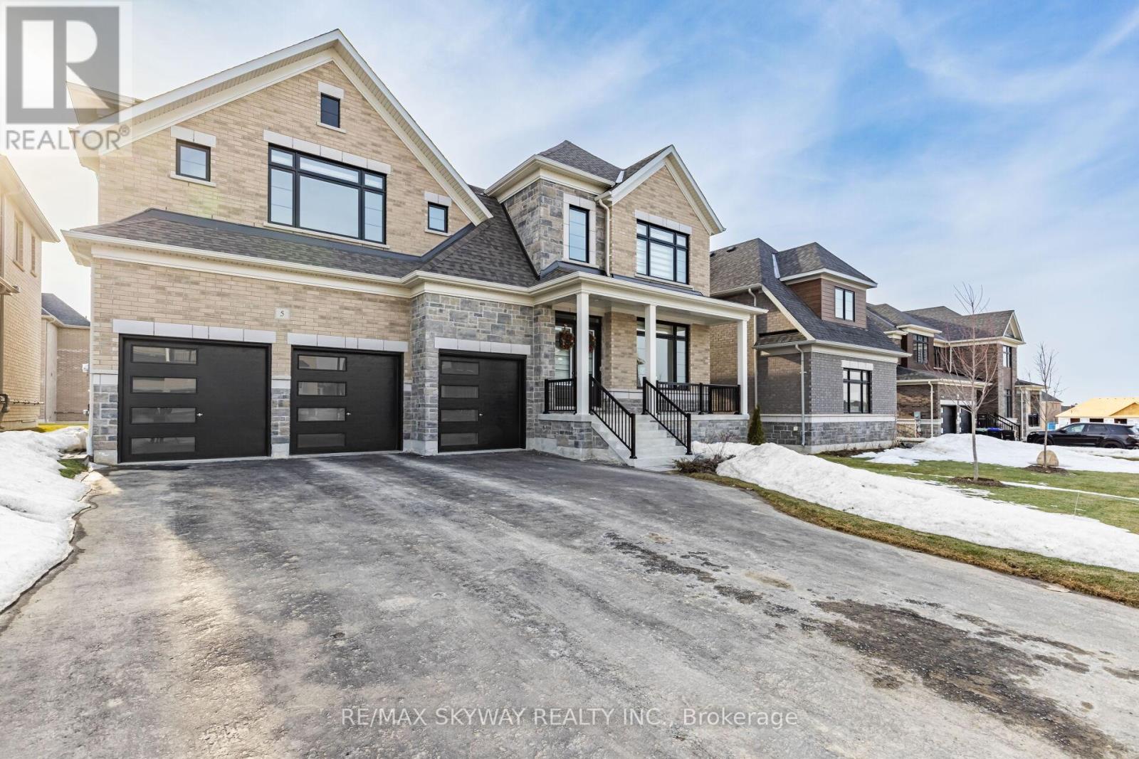 5 Twinleaf Crescent, Adjala-Tosorontio (Colgan), Ontario  L0G 1W0 - Photo 2 - N12160681