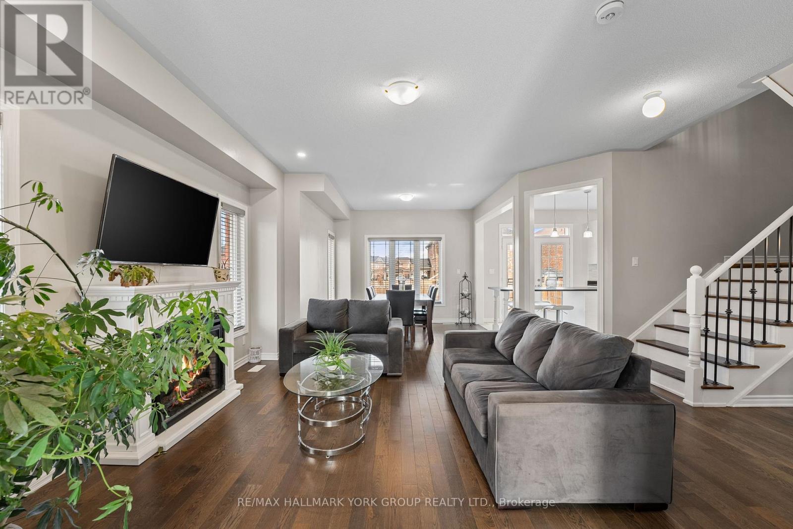 Property at 8 POLLOCK AVENUE image 4