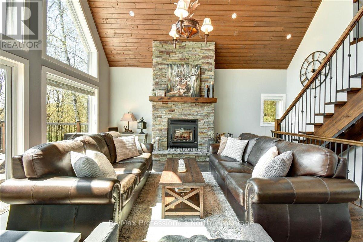 88 Russell Drive, Trent Lakes, Ontario  K0M 2A0 - Photo 9 - X12159942