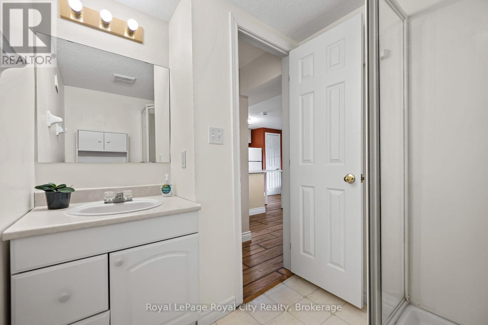90 Doyle Drive, Guelph, Ontario  N1G 5B9 - Photo 25 - X12160108