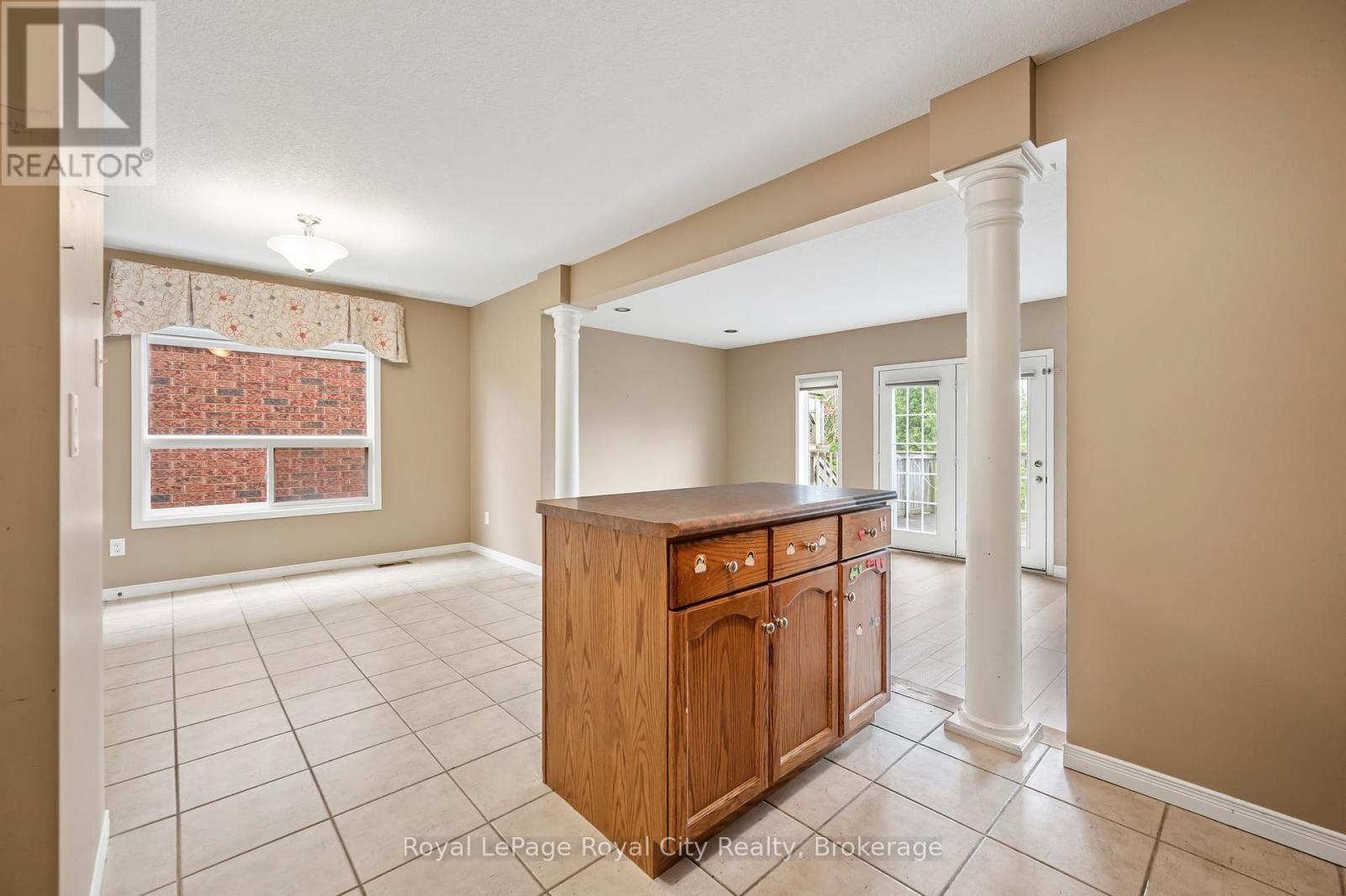 90 Doyle Drive, Guelph, Ontario  N1G 5B9 - Photo 7 - X12160108