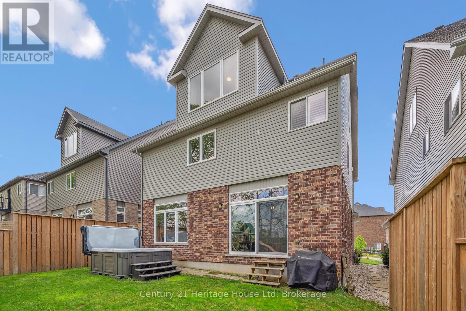 220 Sammon Drive, Guelph/eramosa, Ontario  N0B 2K0 - Photo 43 - X12160229