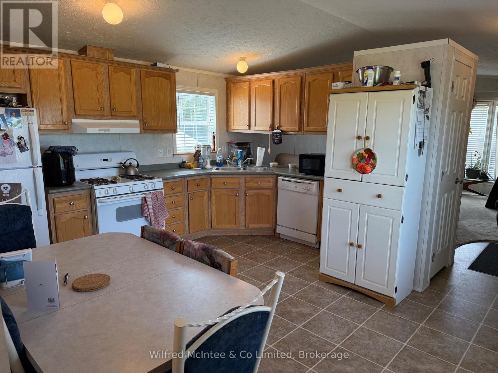 36 Dove Road, Brockton, Ontario  N0G 2V0 - Photo 10 - X12160415