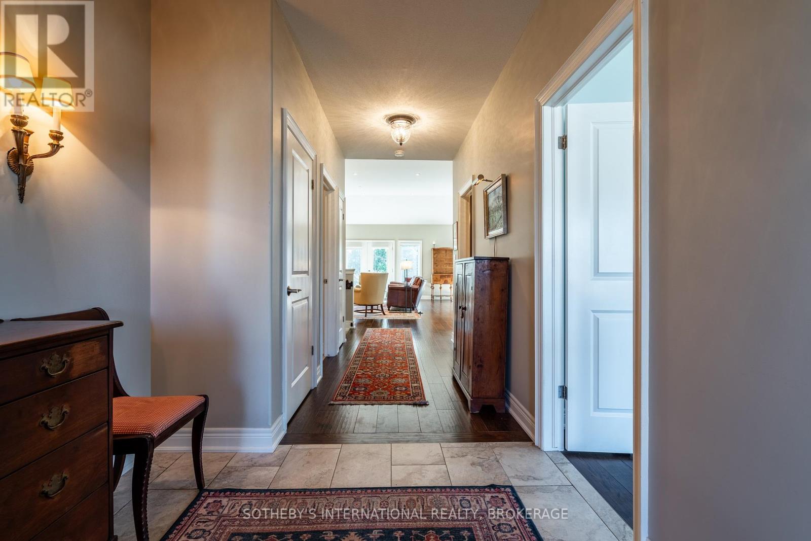 1 Stoneridge Crescent, Niagara-On-The-Lake, Ontario  L0S 1J1 - Photo 4 - X12160659