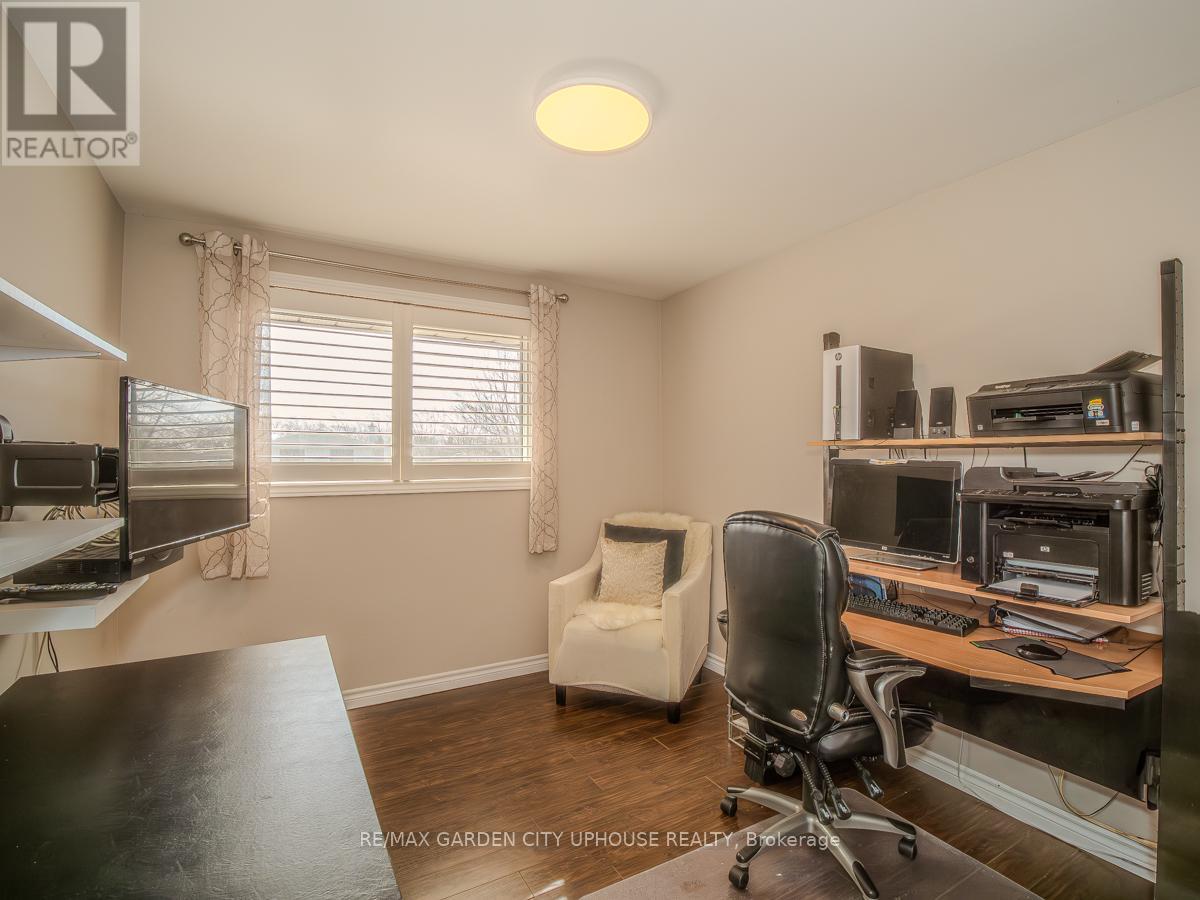 77 Monarch Park Drive, St. Catharines (Vine/linwell), Ontario  L2M 6V4 - Photo 18 - X12160691