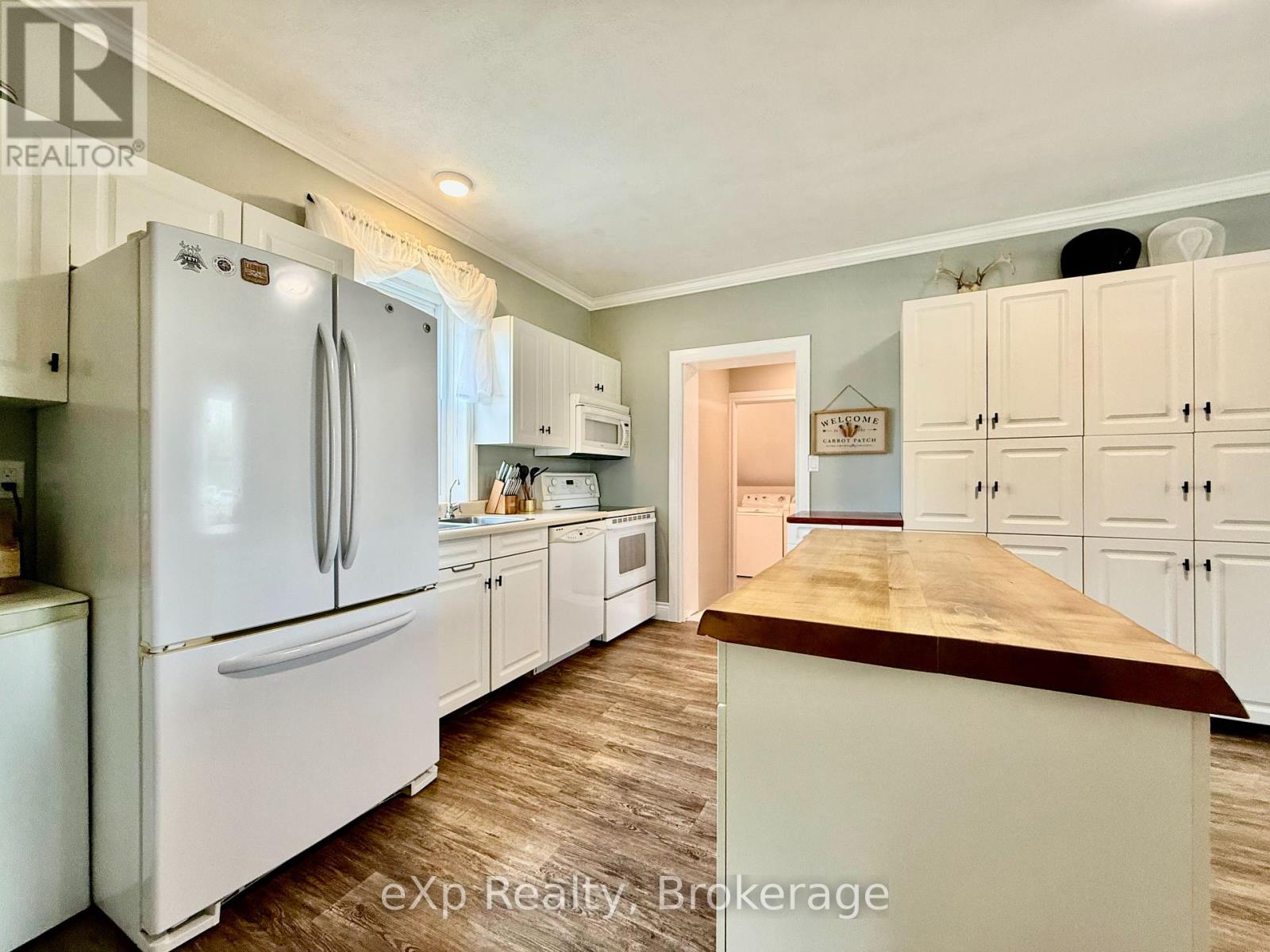 28 King Street, Brockton, Ontario  N0G 1J0 - Photo 9 - X12160682