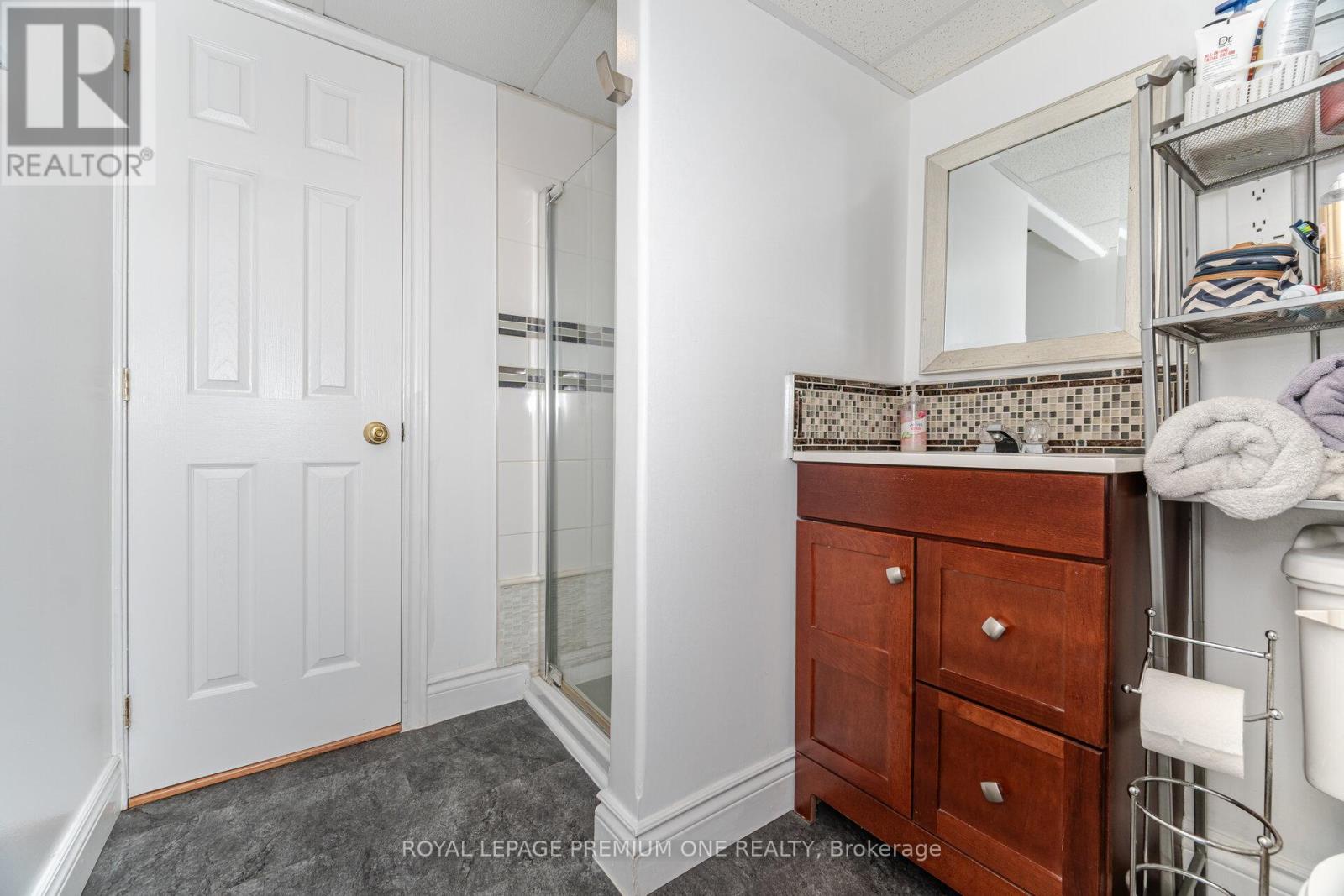 23 Ashdale Court, Barrie, Ontario  L4M 5B5 - Photo 42 - S12160077