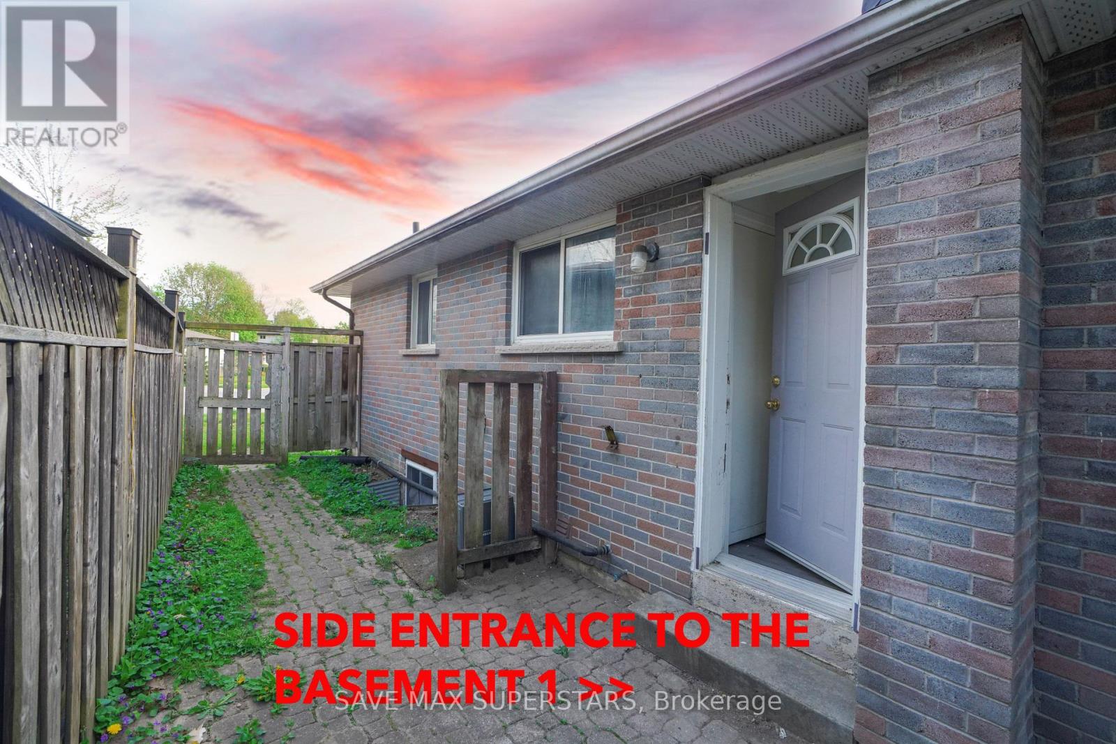 71 College Crescent, Barrie, Ontario  L4M 2W5 - Photo 2 - S12160446