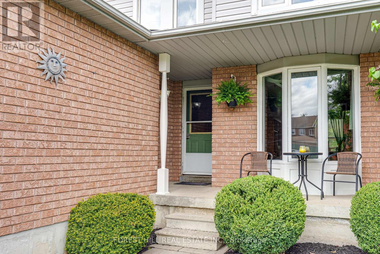 44 Quance Street, Barrie, Ontario  L4N 7M3 - Photo 2 - S12160800