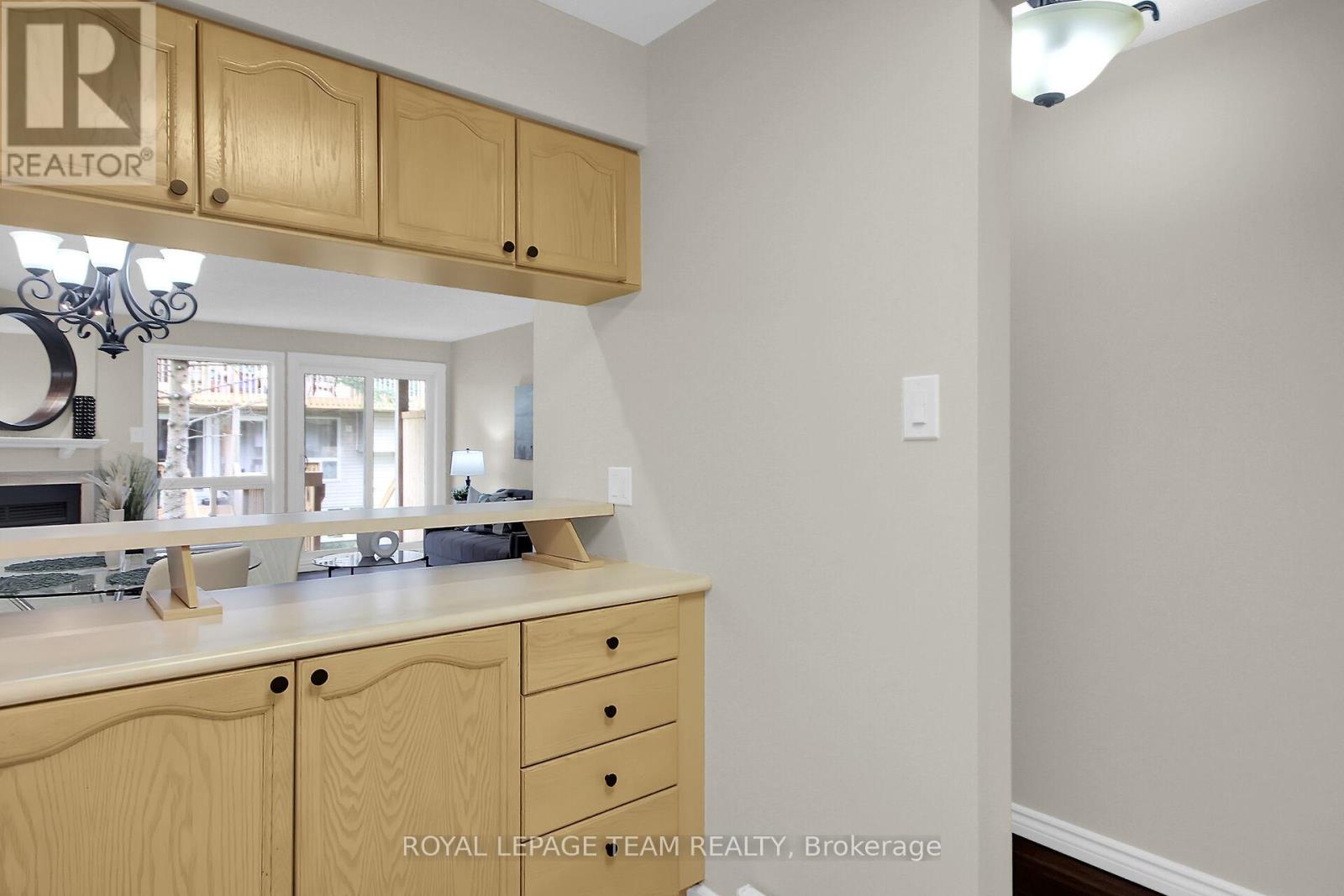 462 Briston Private, Ottawa, Ontario  K1G 5R4 - Photo 12 - X12159892