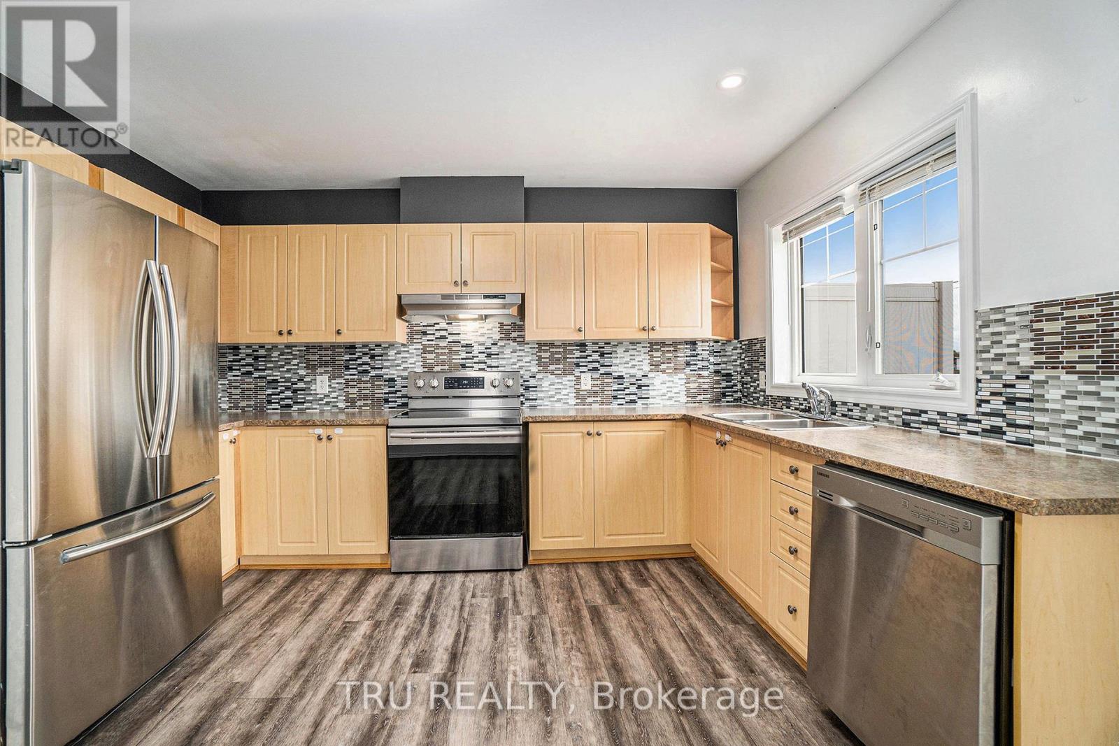 3867 Strandherd Drive, Ottawa, Ontario  K2J 0K3 - Photo 12 - X12159949