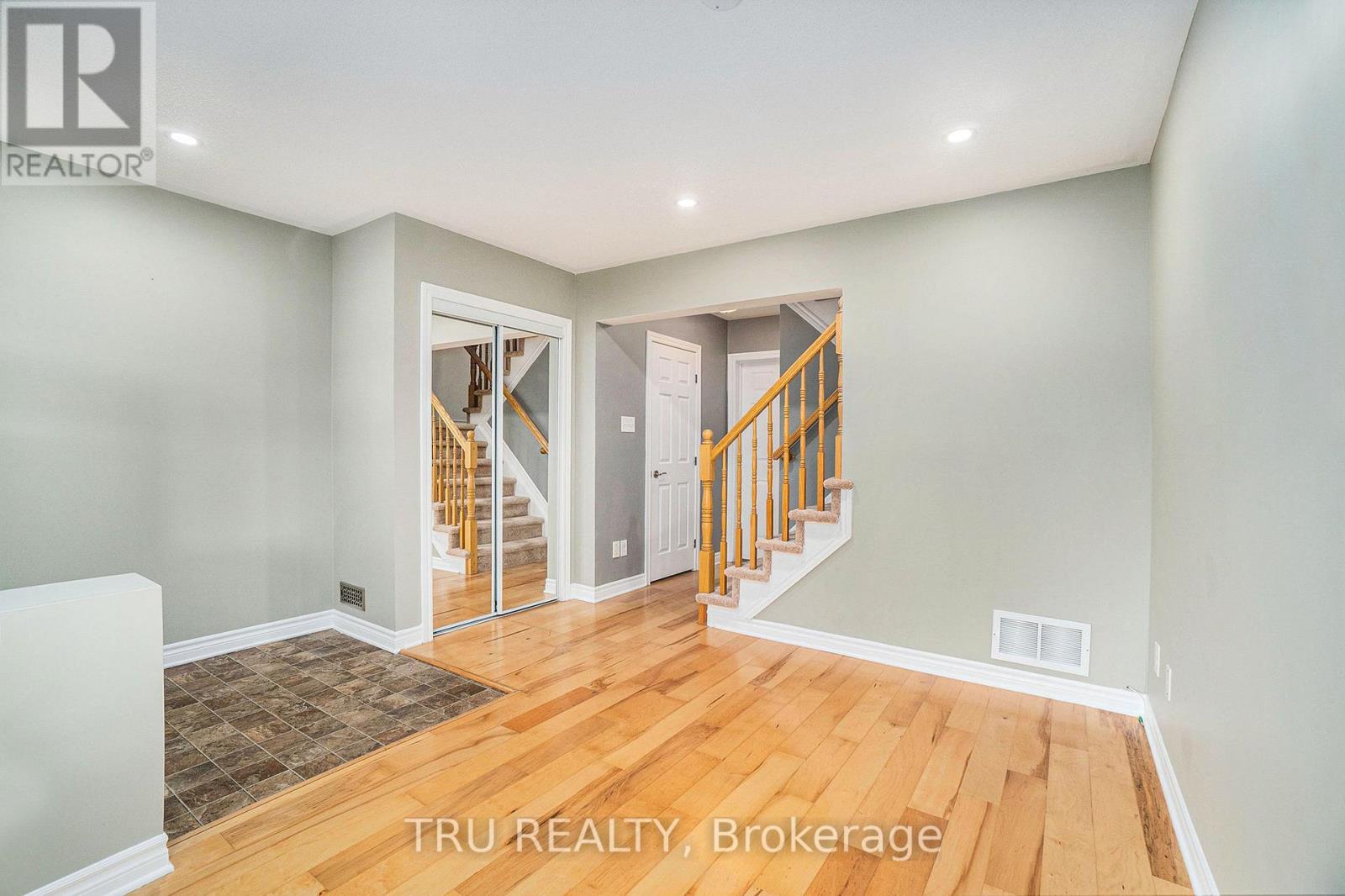 3867 Strandherd Drive, Ottawa, Ontario  K2J 0K3 - Photo 6 - X12159949
