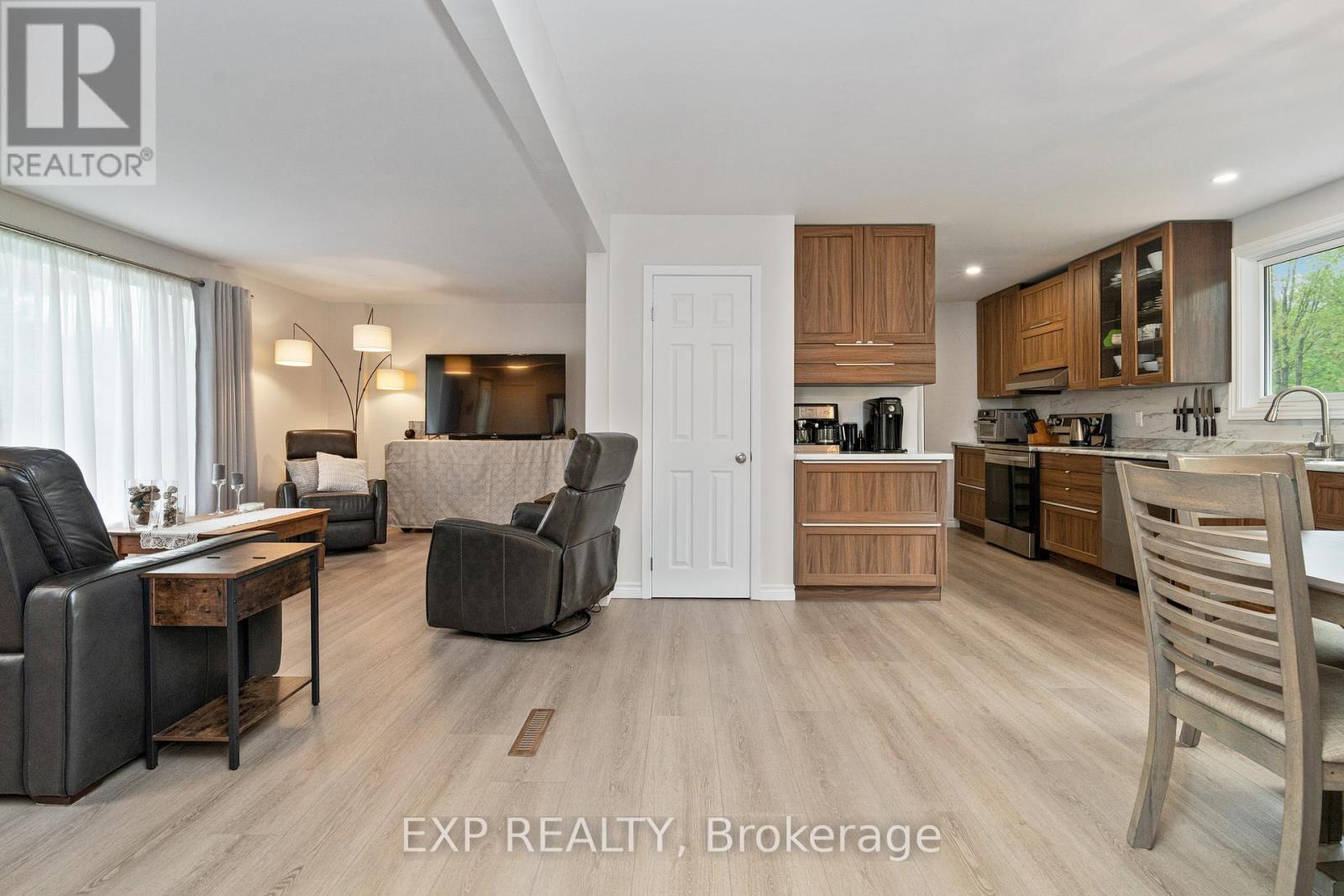 751 Pattee Road, Champlain, Ontario  K6A 2R2 - Photo 15 - X12160001