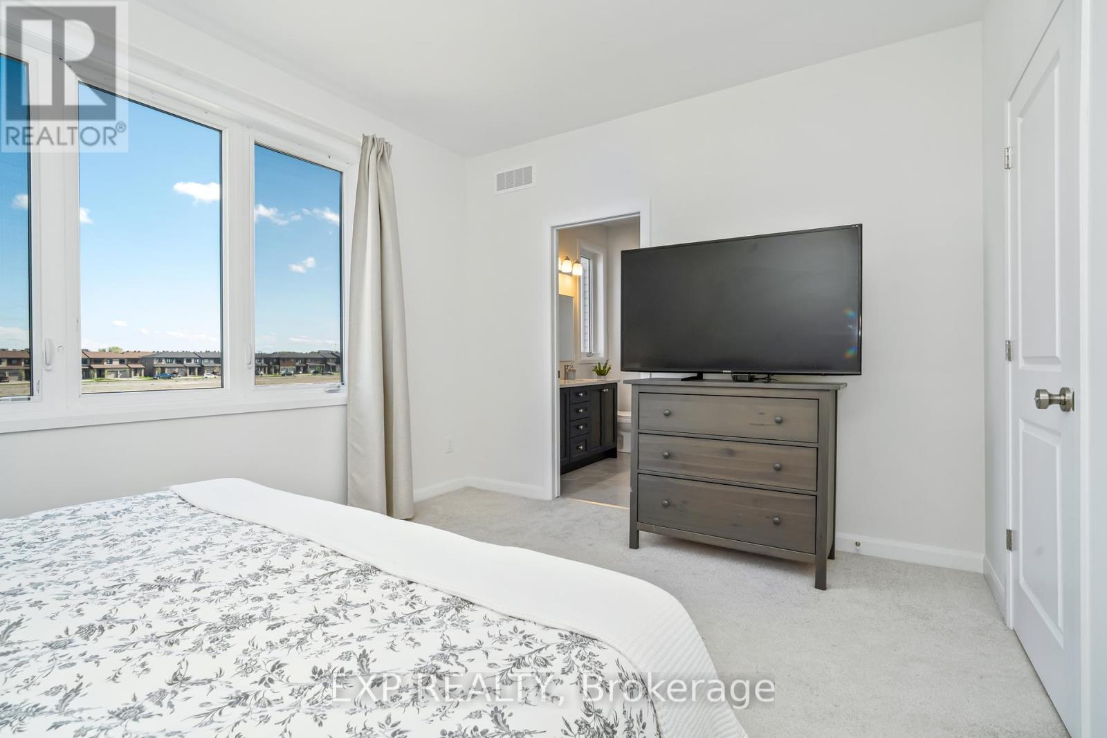 230 Elsie Macgill Walk, Ottawa, Ontario  K2W 0K8 - Photo 29 - X12160017