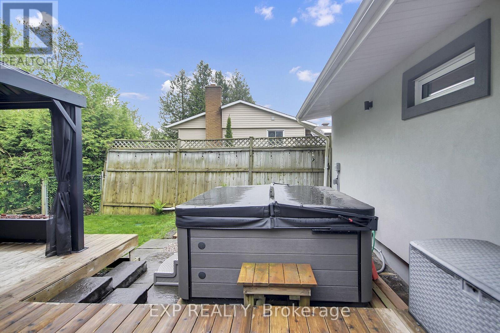 1447 Maxime Street, Ottawa, Ontario  K1B 4E7 - Photo 27 - X12160034